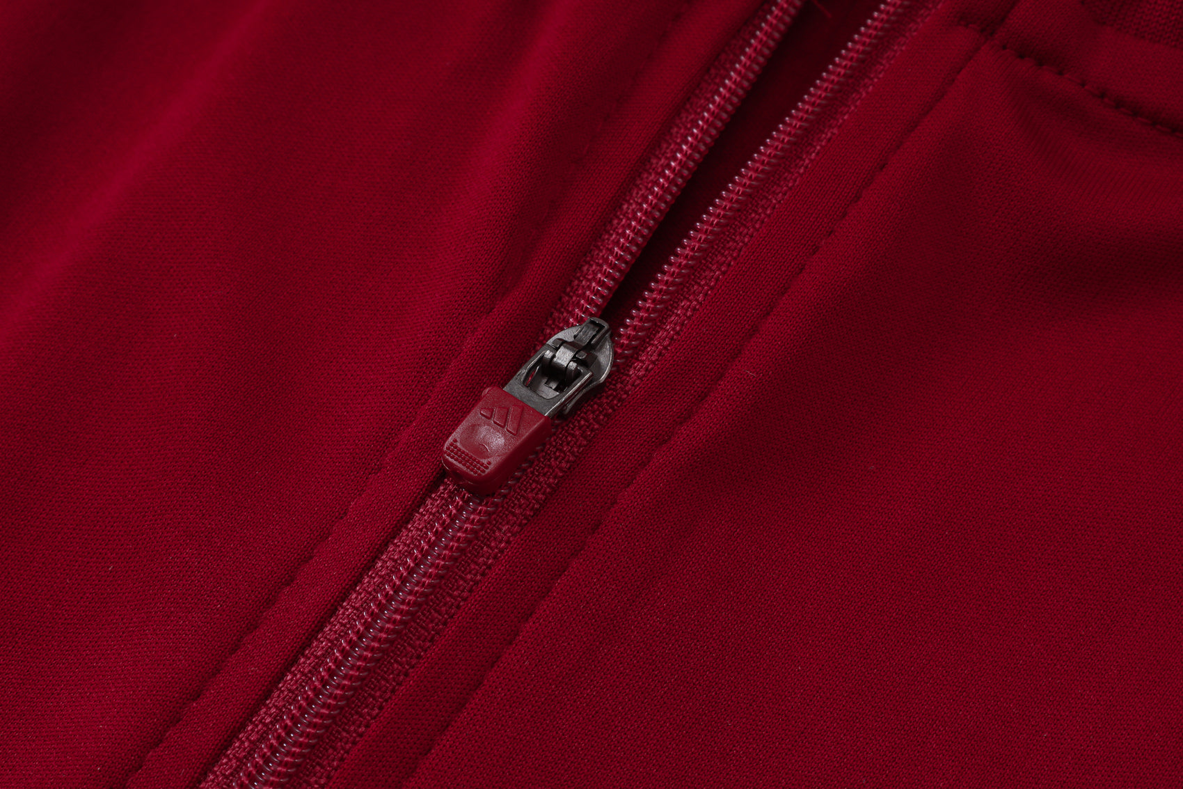 Tracksuit in medium-aged Spanish burgundy Spain
