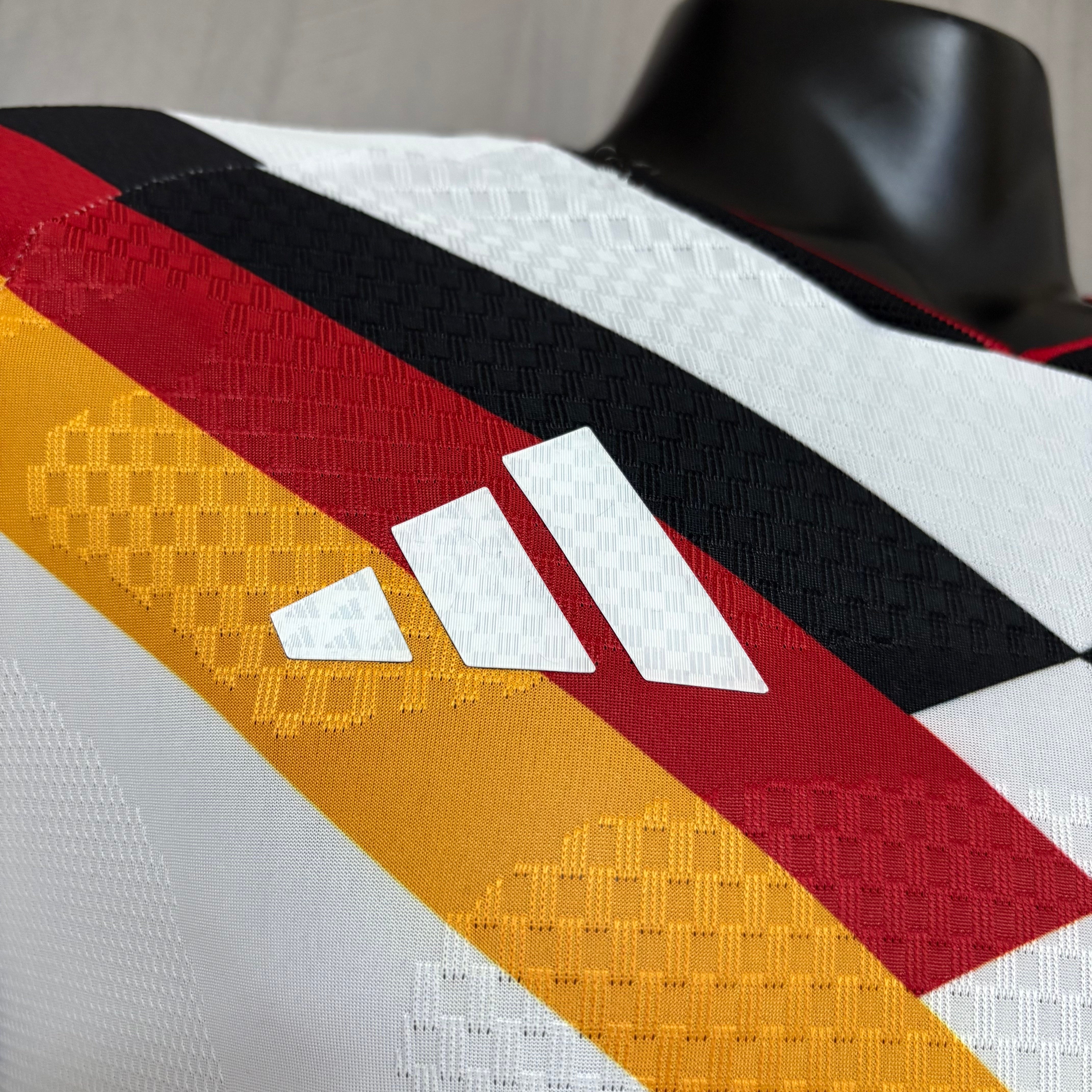 Player version long-sleeved 2026 Germany home jersey