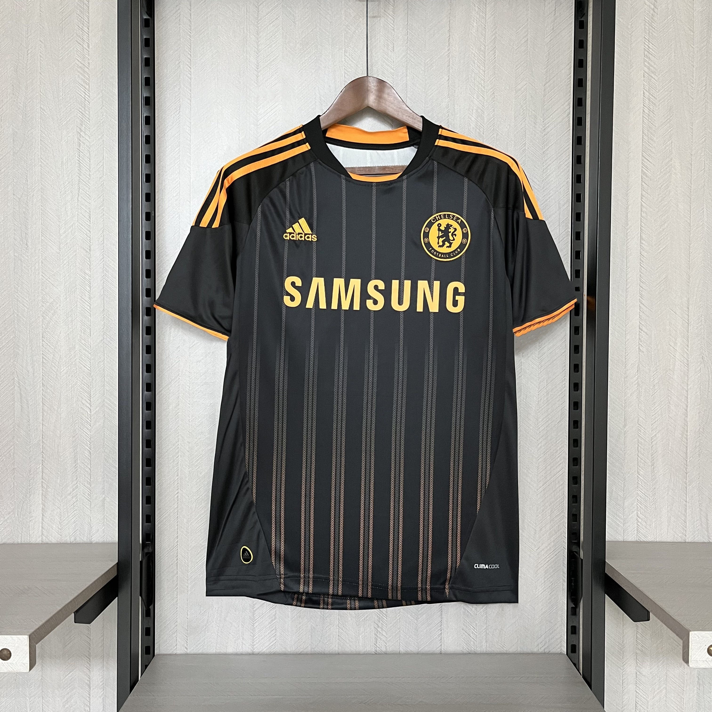 Retro Chelsea 2010/11 away jersey
