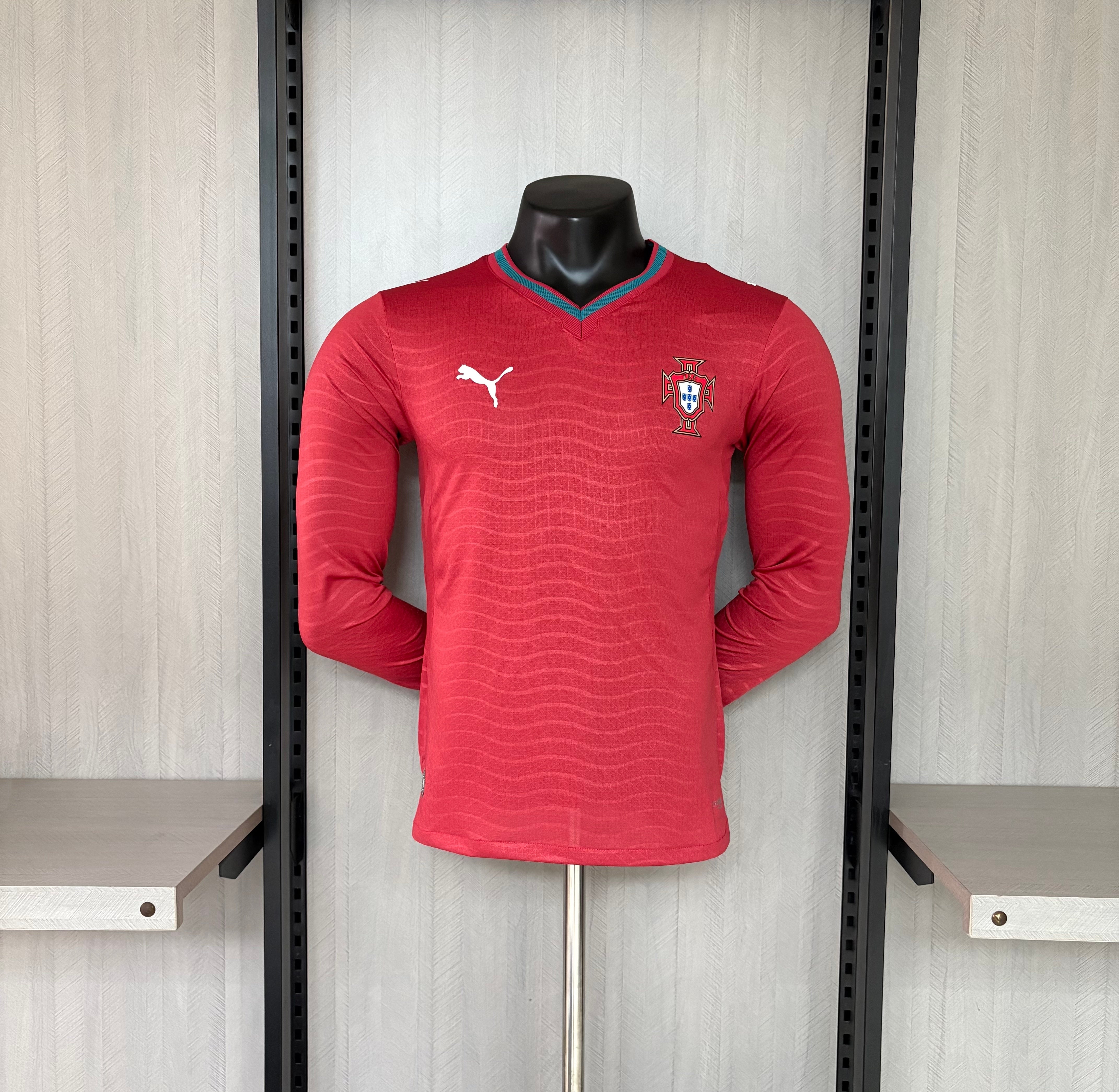 Player version long-sleeved 2026 Portugal home jersey