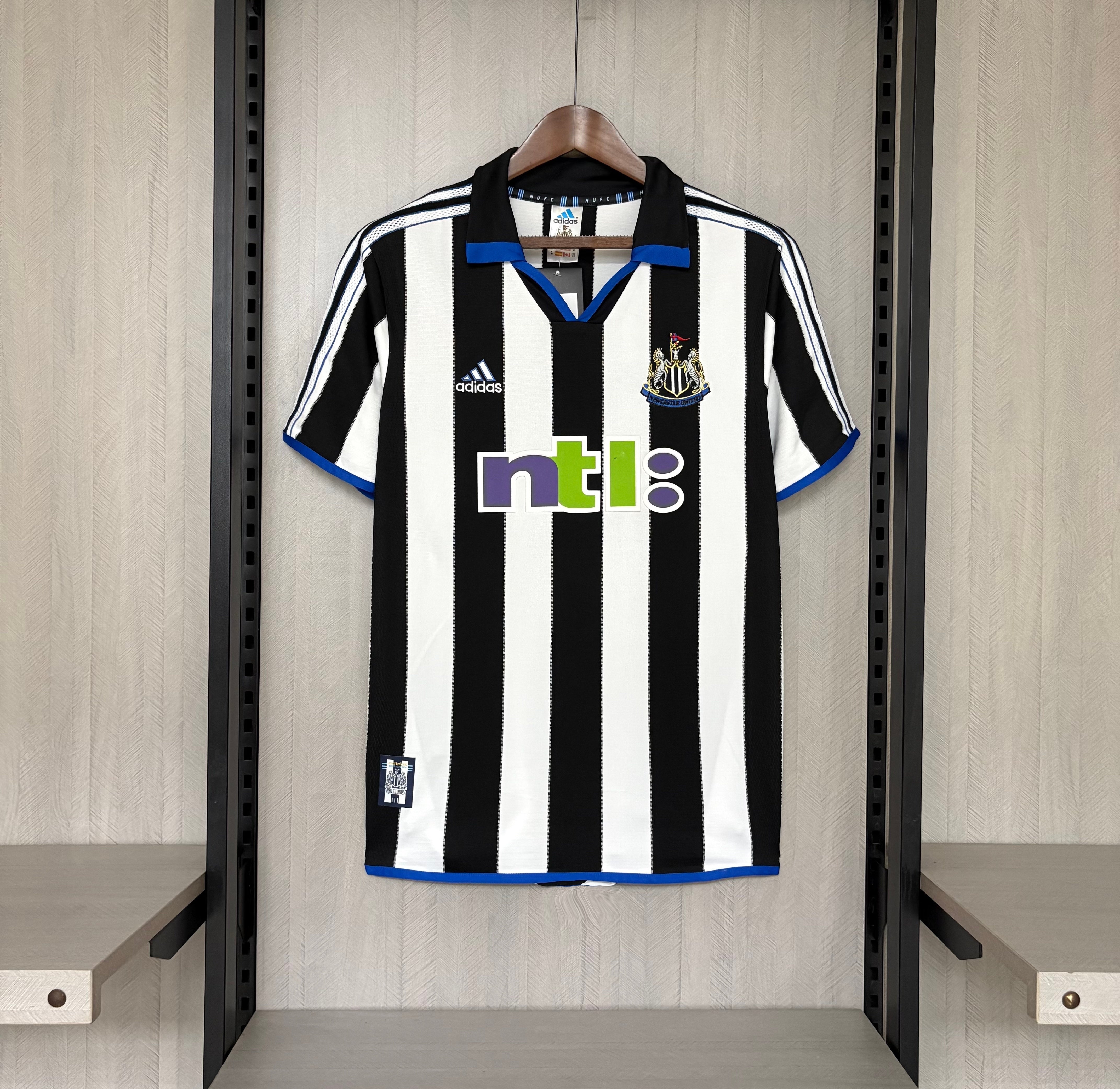 Retro Newcastle 2000/01 Home Jersey