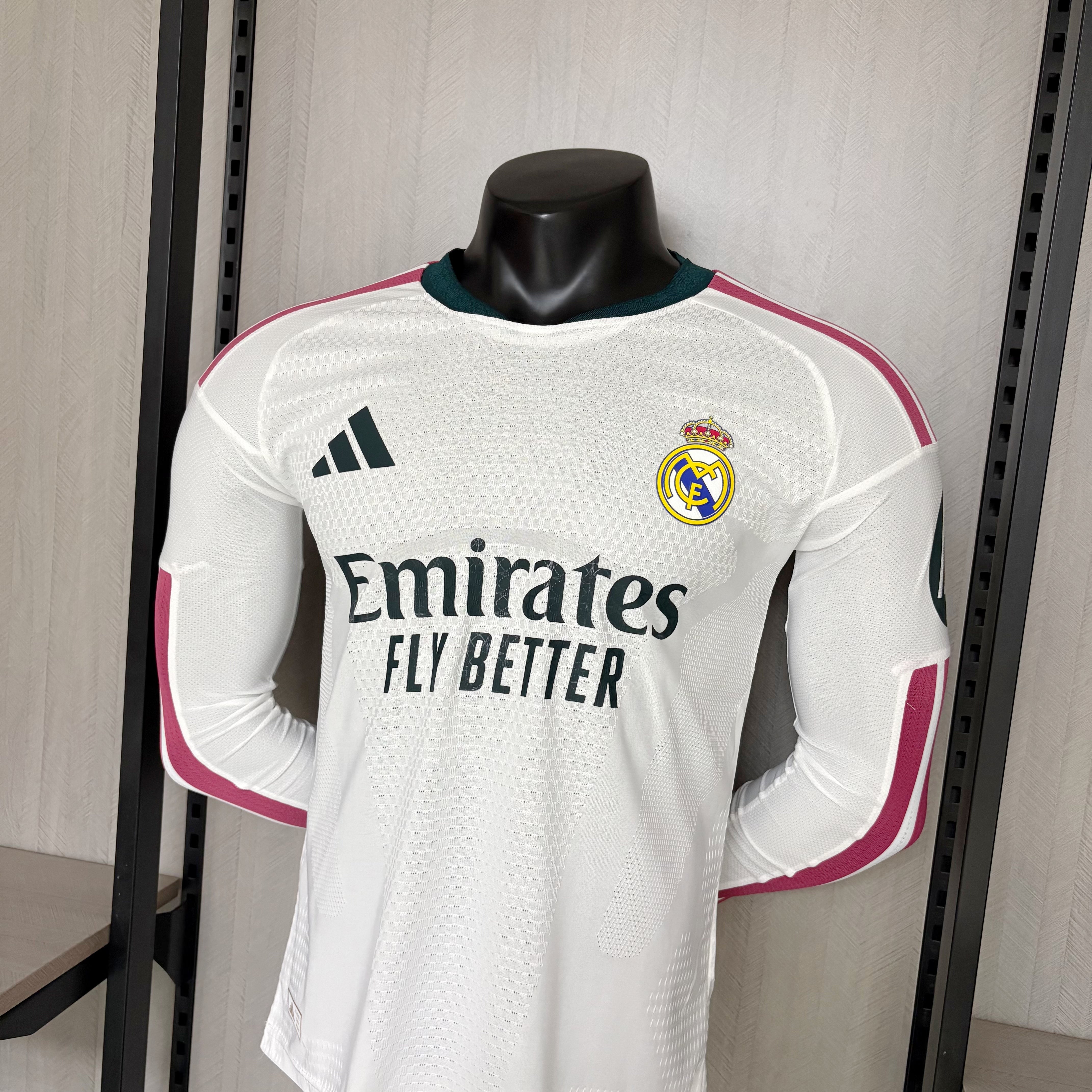 Player version long-sleeved 2026/27 Real Madrid home jersey