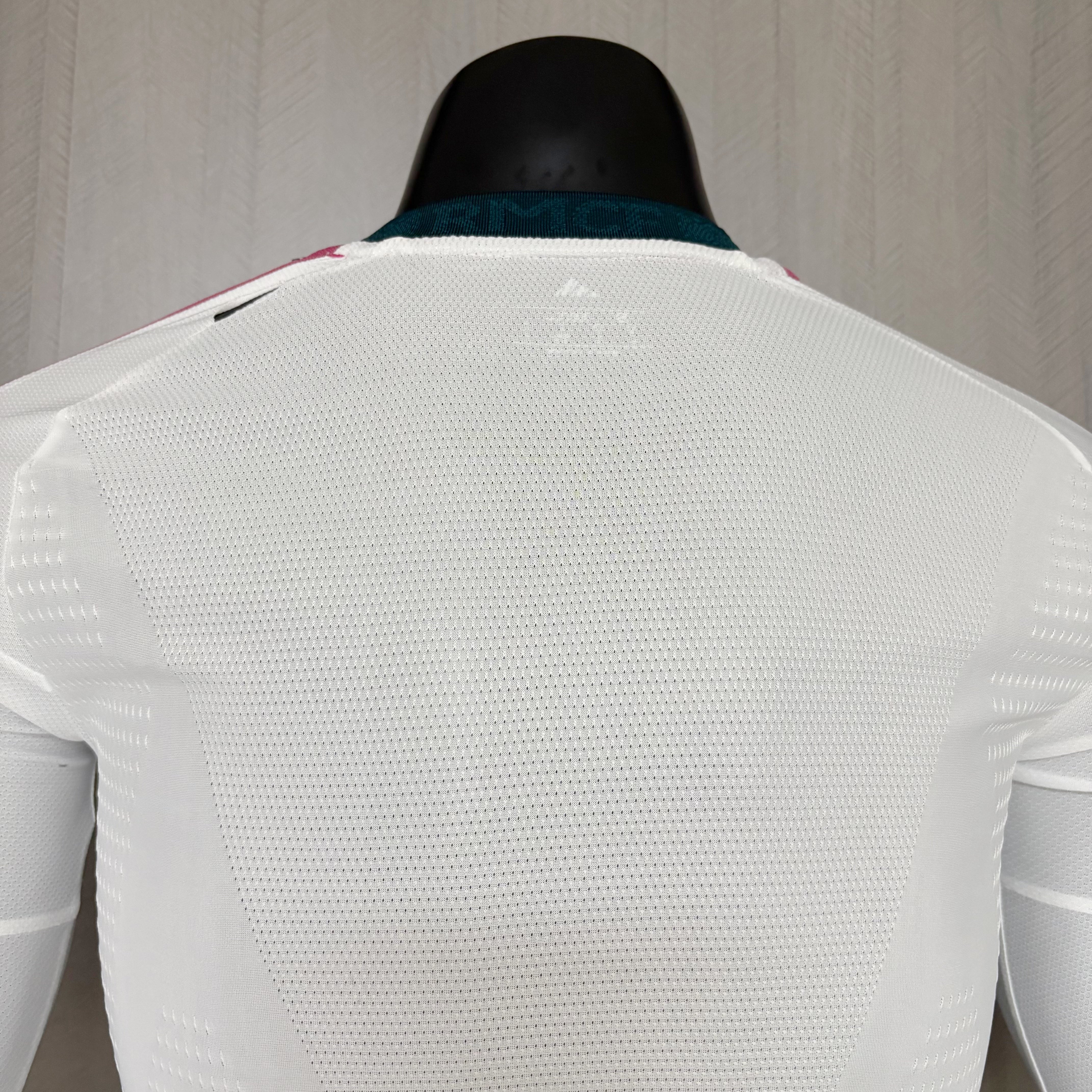 Player version long-sleeved 2026/27 Real Madrid home jersey