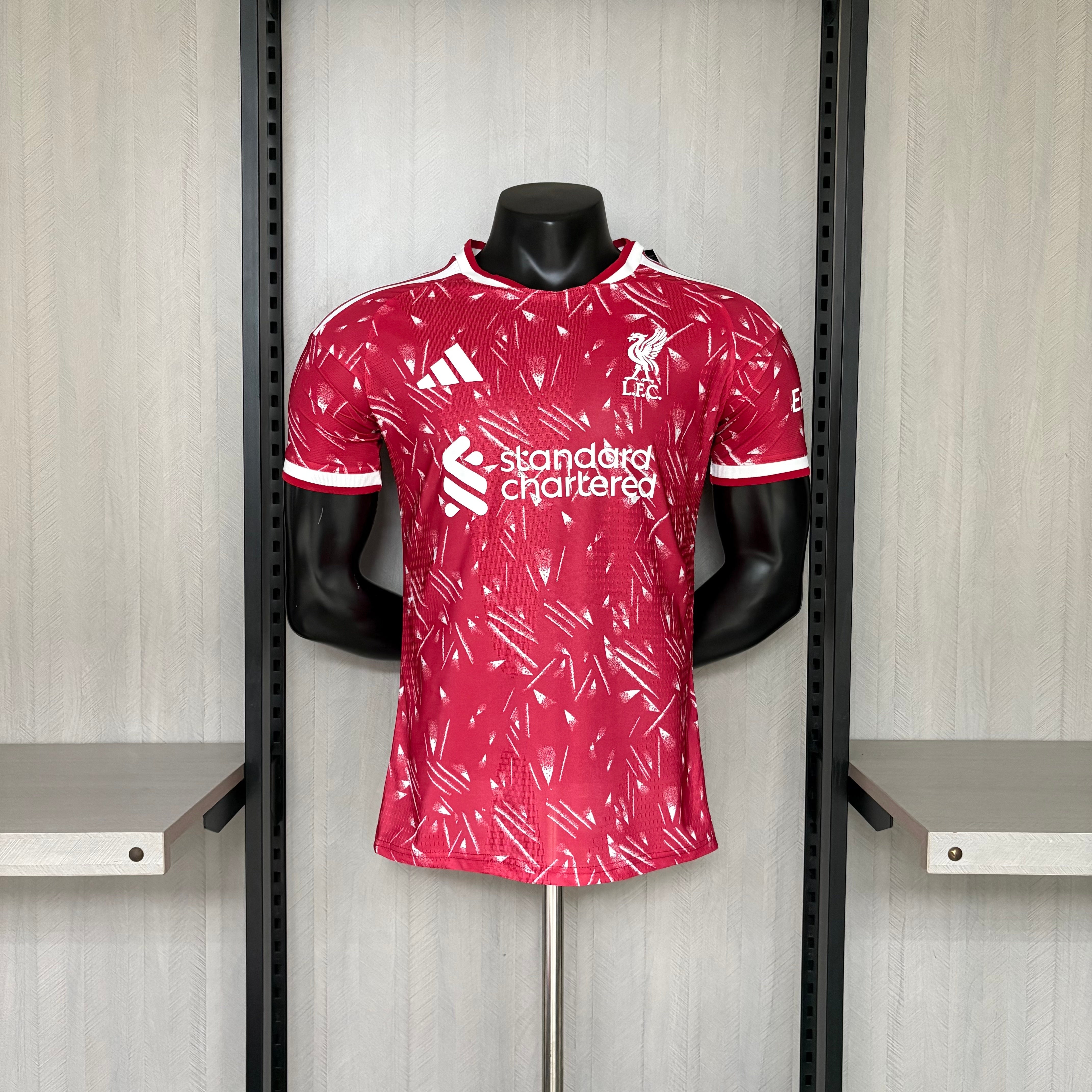 Player version 2026/27 Liverpool home jersey
