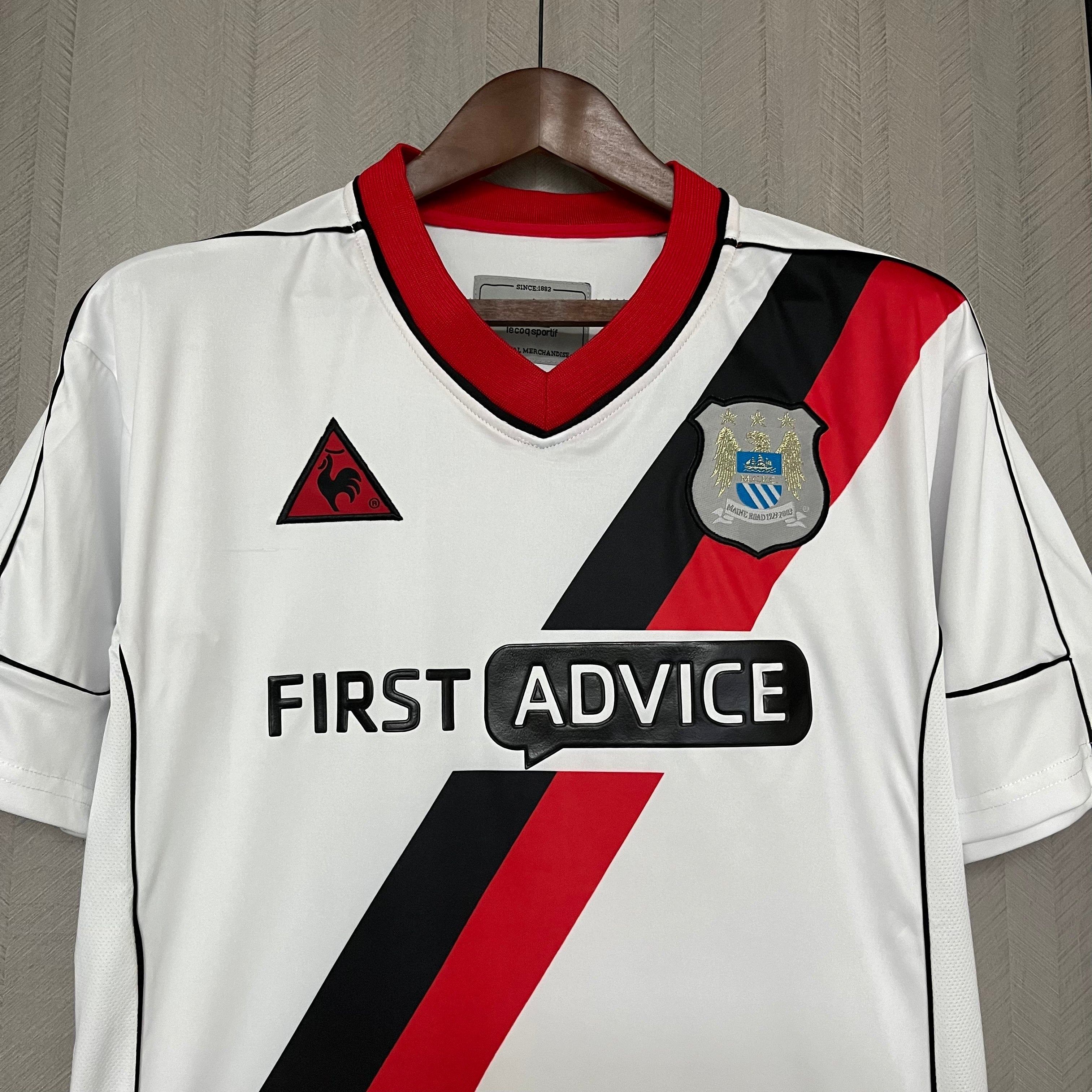 Retro Manchester City 2002/03 away jersey