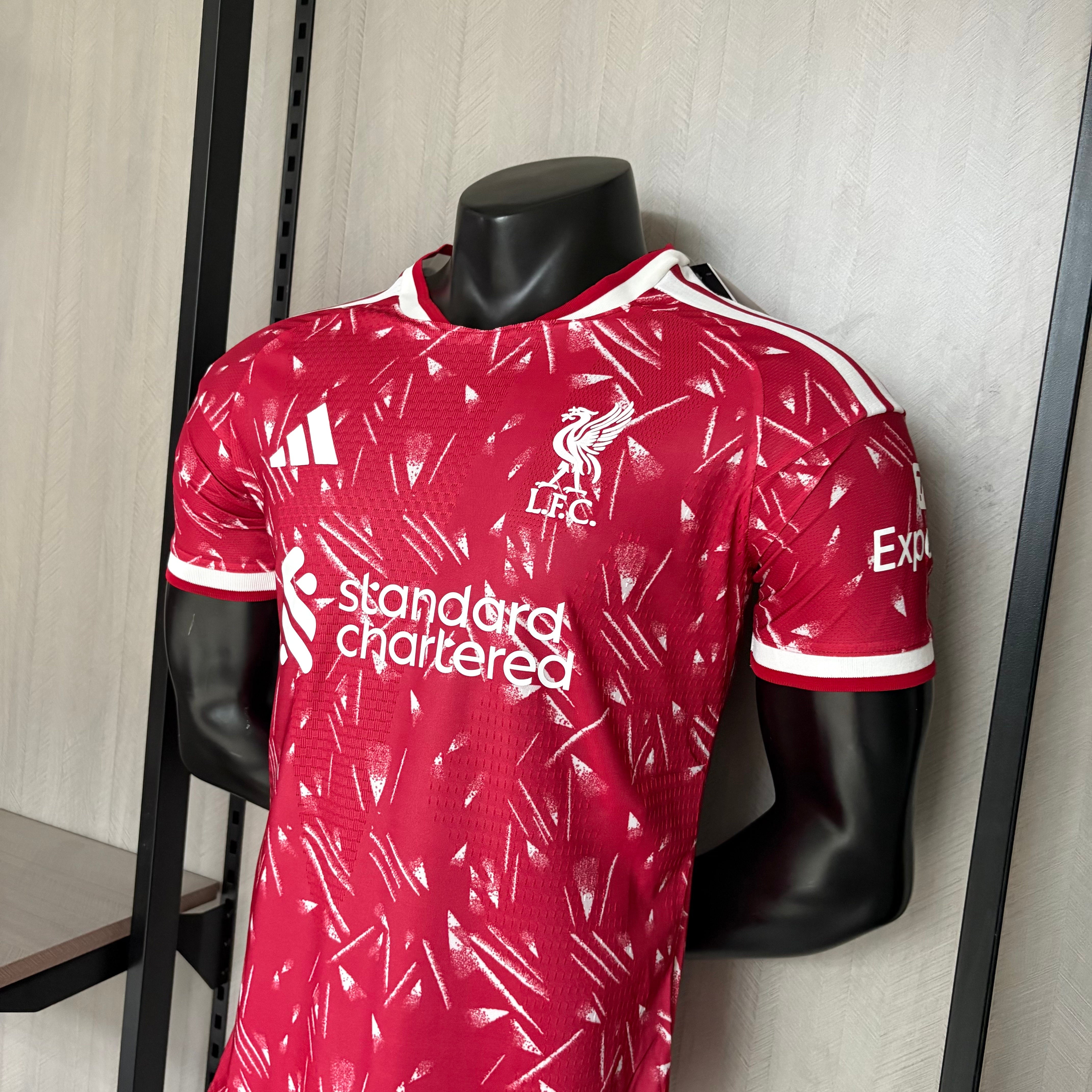 Player version 2026/27 Liverpool home jersey