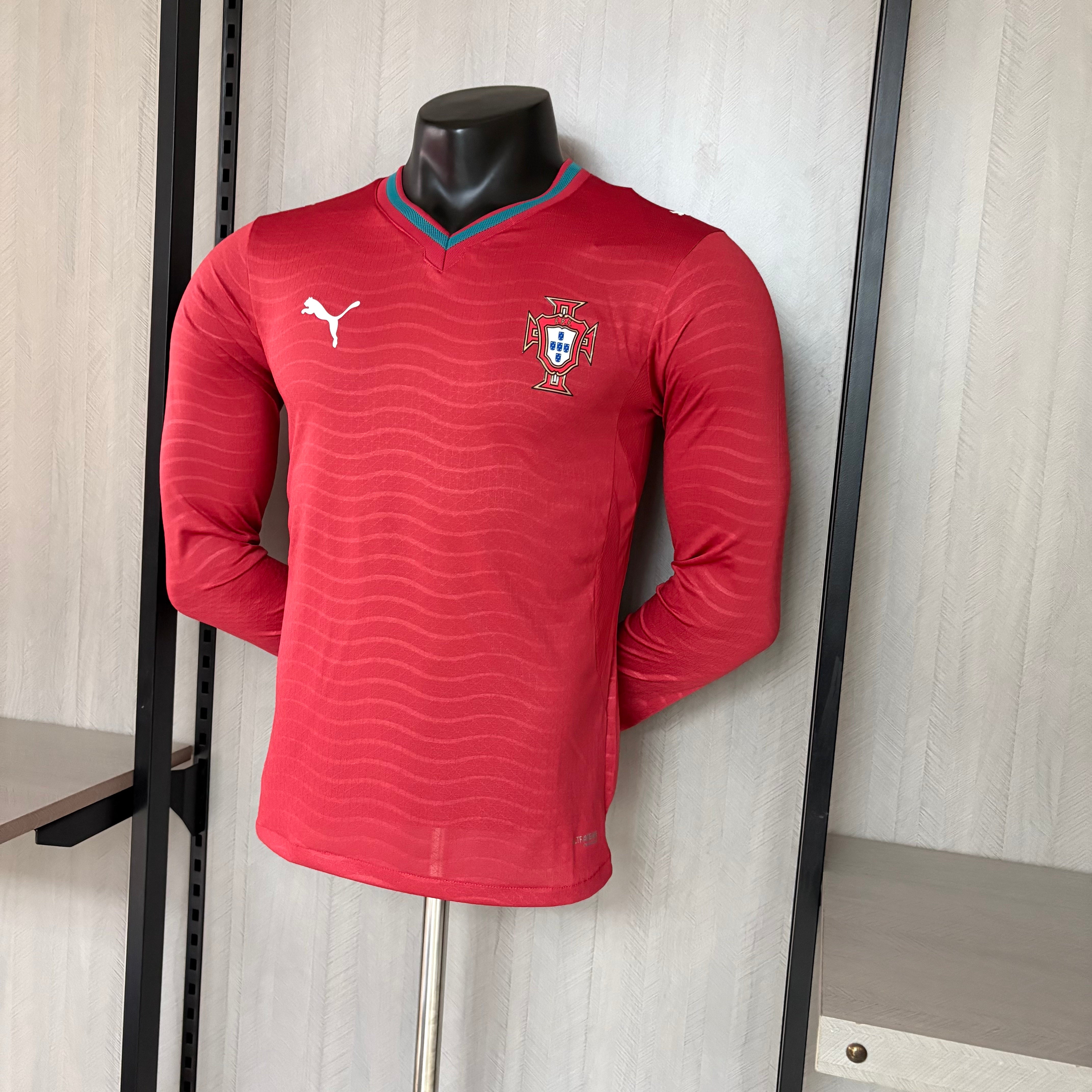 Player version long-sleeved 2026 Portugal home jersey