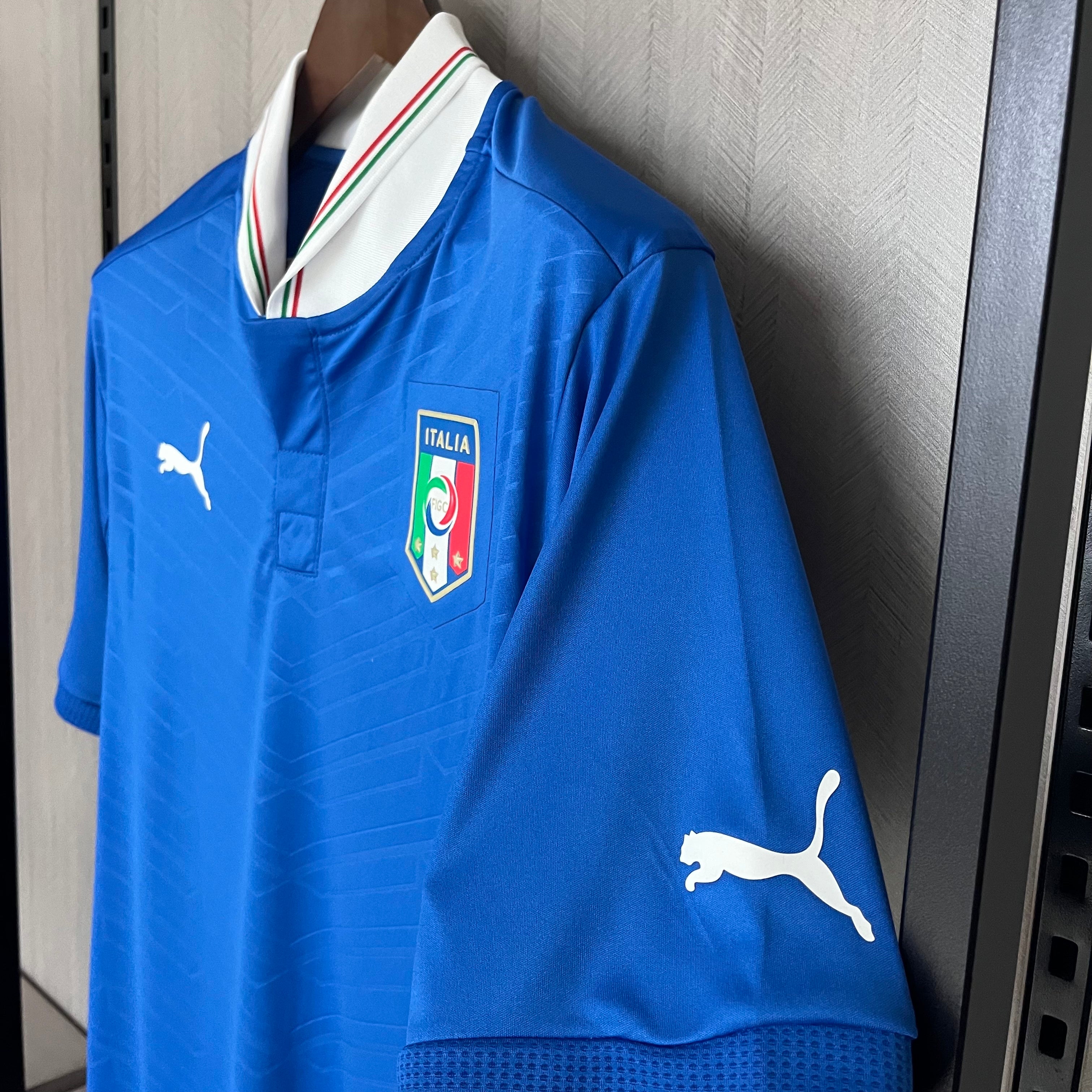 Retro Italian 2012 Home
