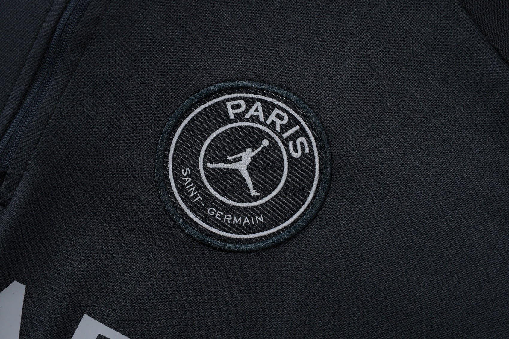 Tracsuit Paris