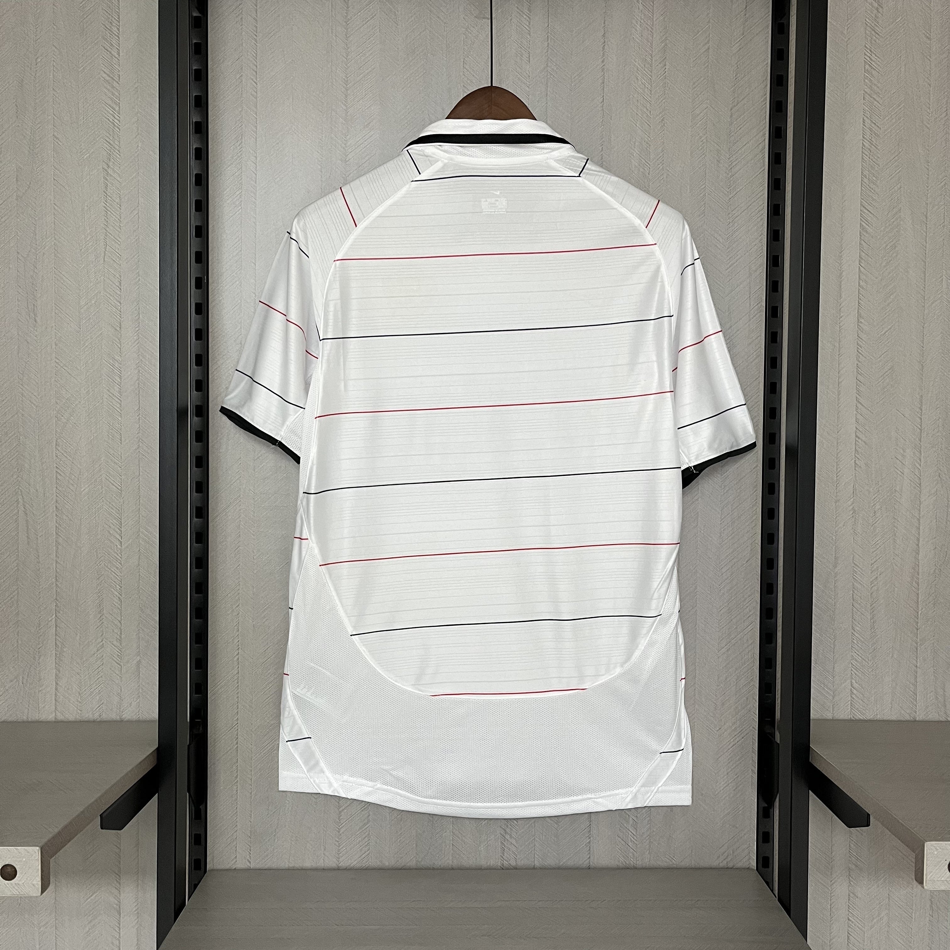 Retro M-U2004/06 away jersey