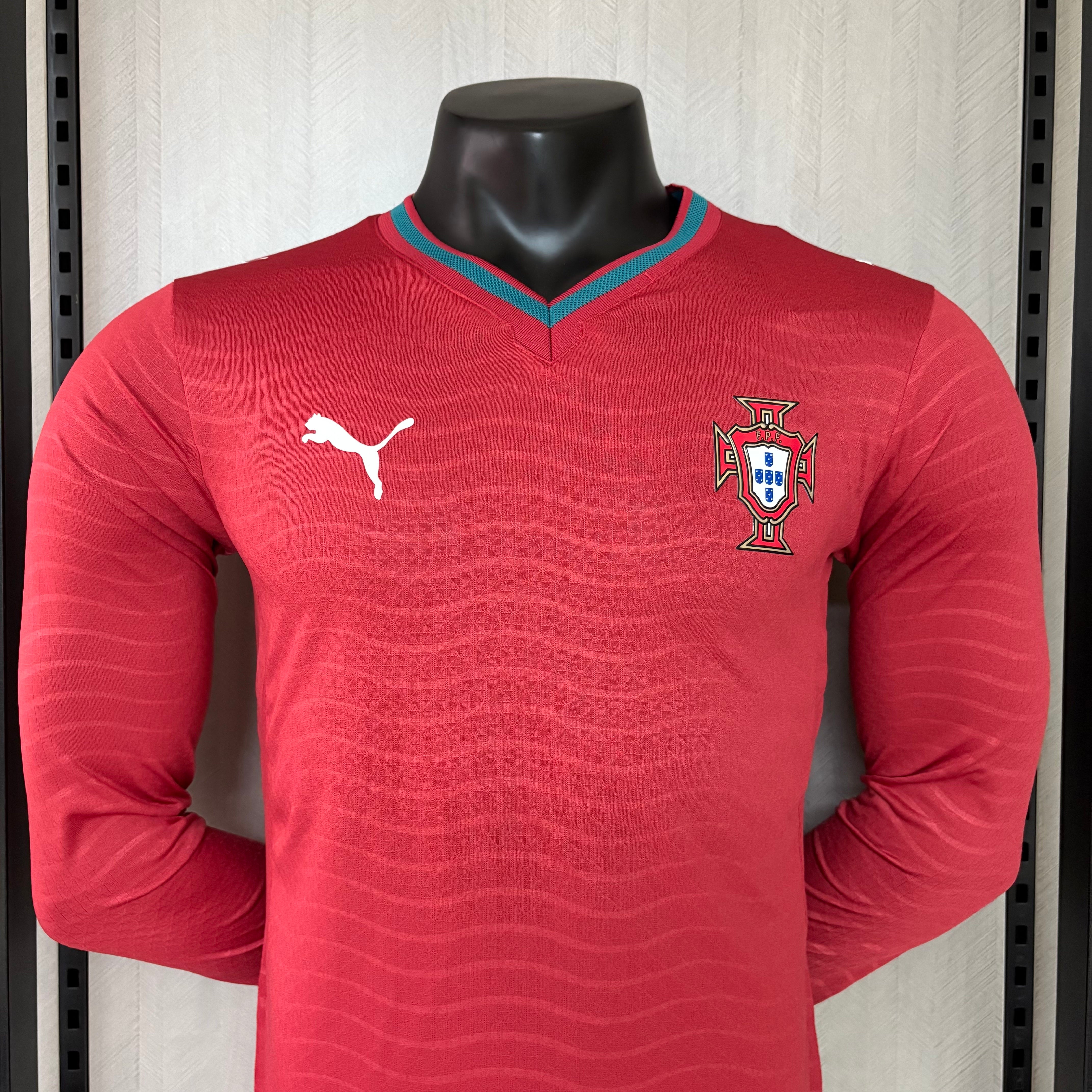 Player version long-sleeved 2026 Portugal home jersey
