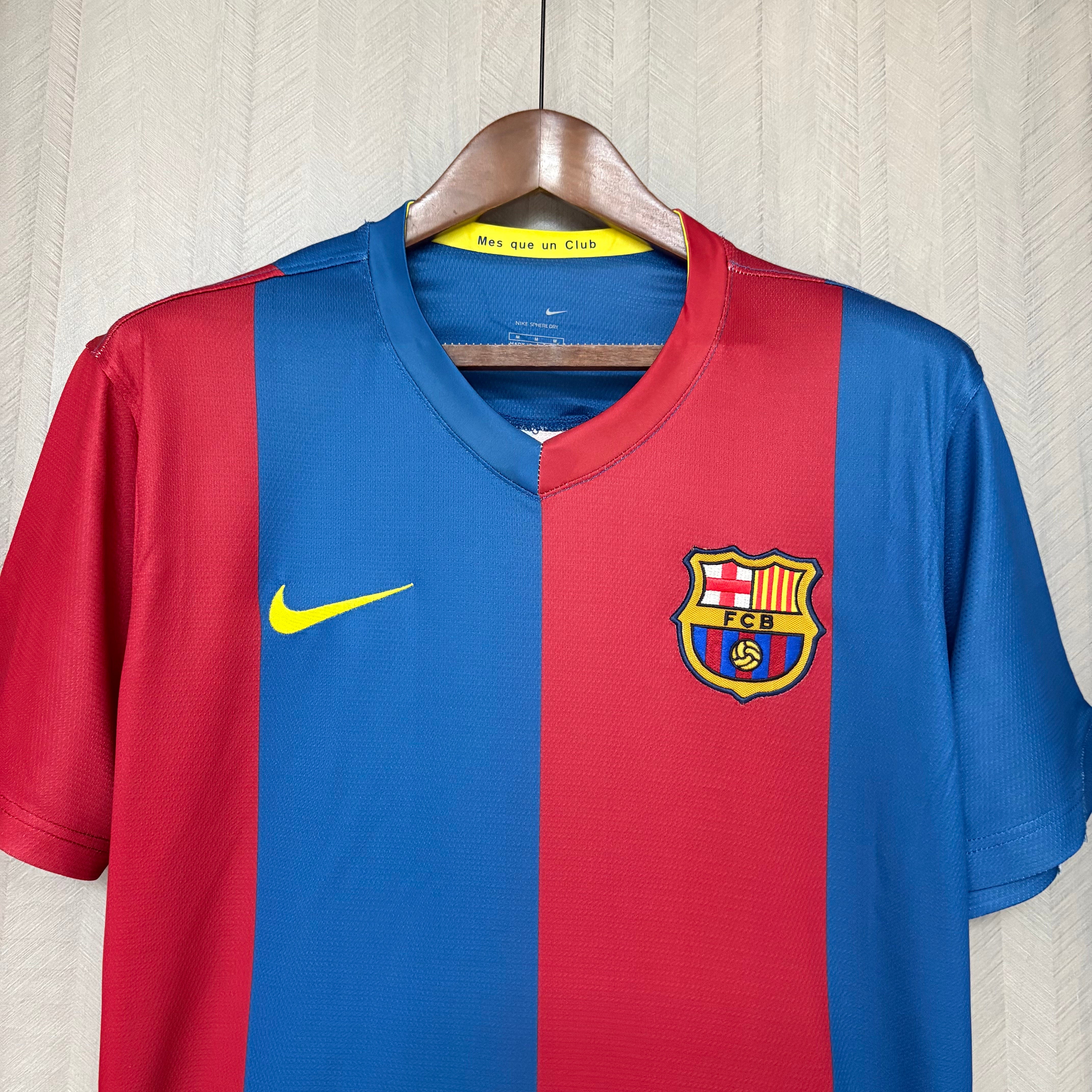 Retro Barcelona 2006/07 Home Jersey