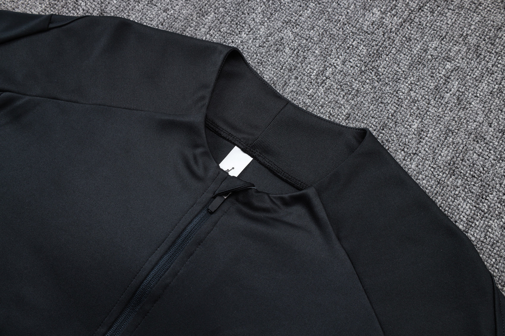 Tracsuit Paris