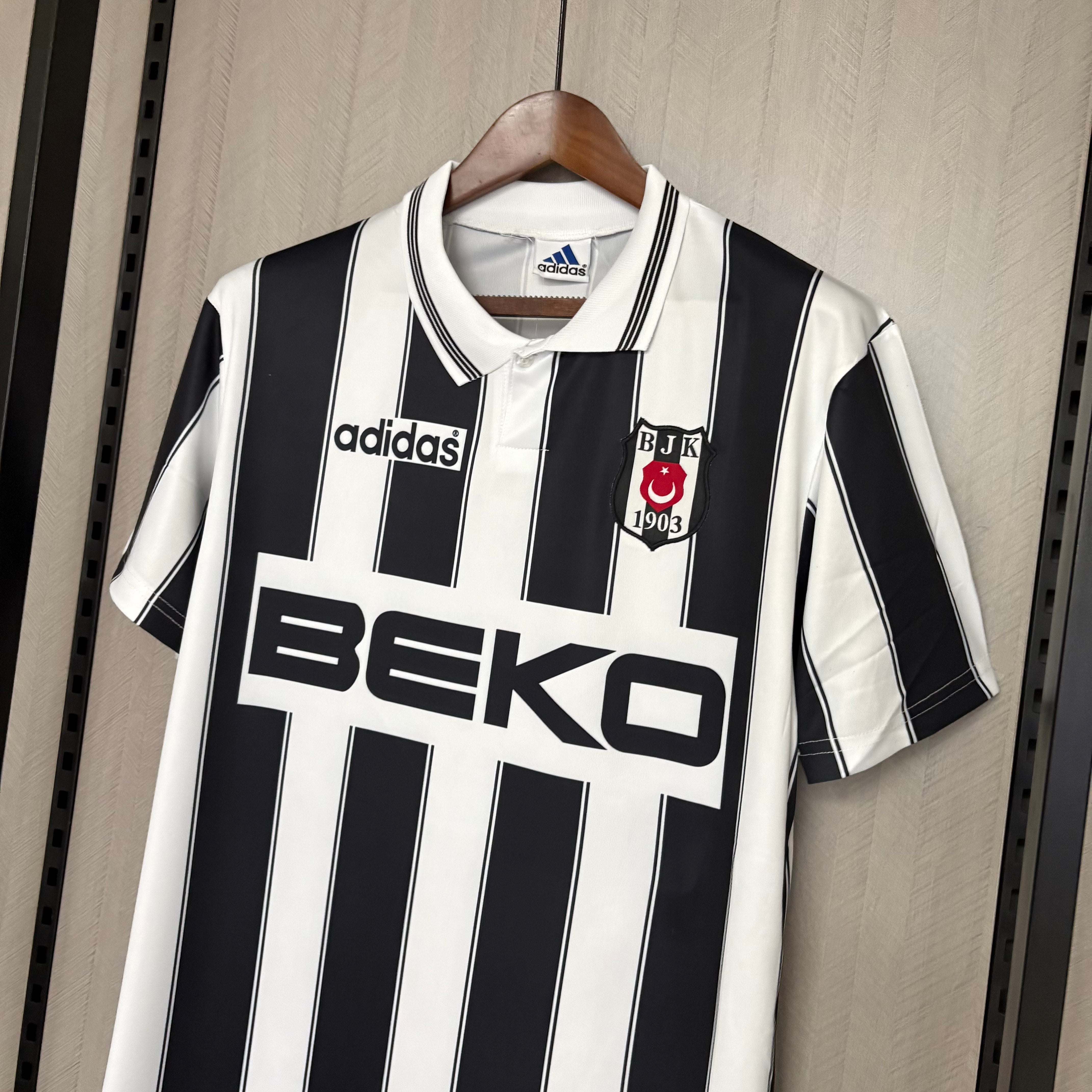 Retro Besiktas 1996/97 Away Jersey