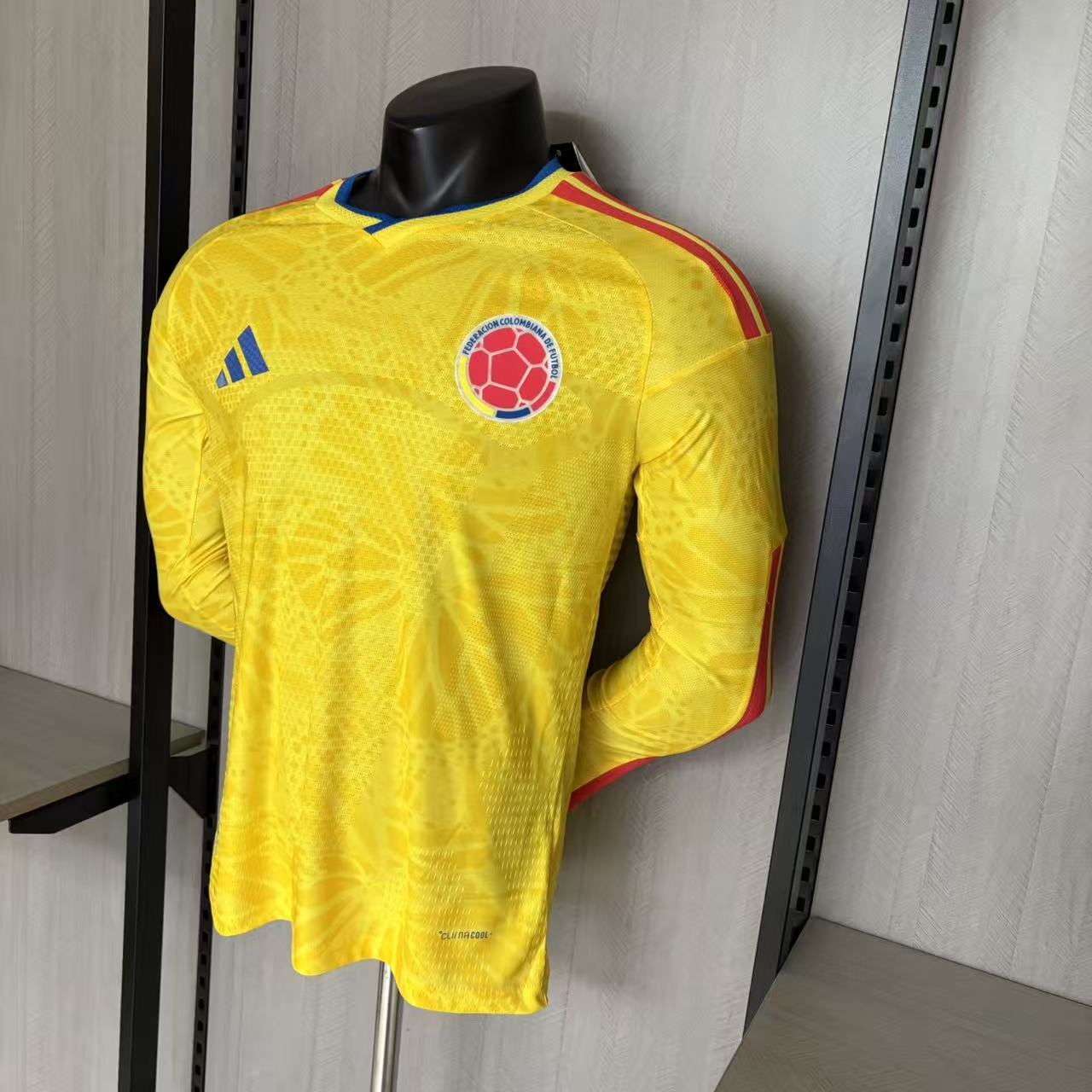 Player version long-sleeved 2026 Colombia home jersey