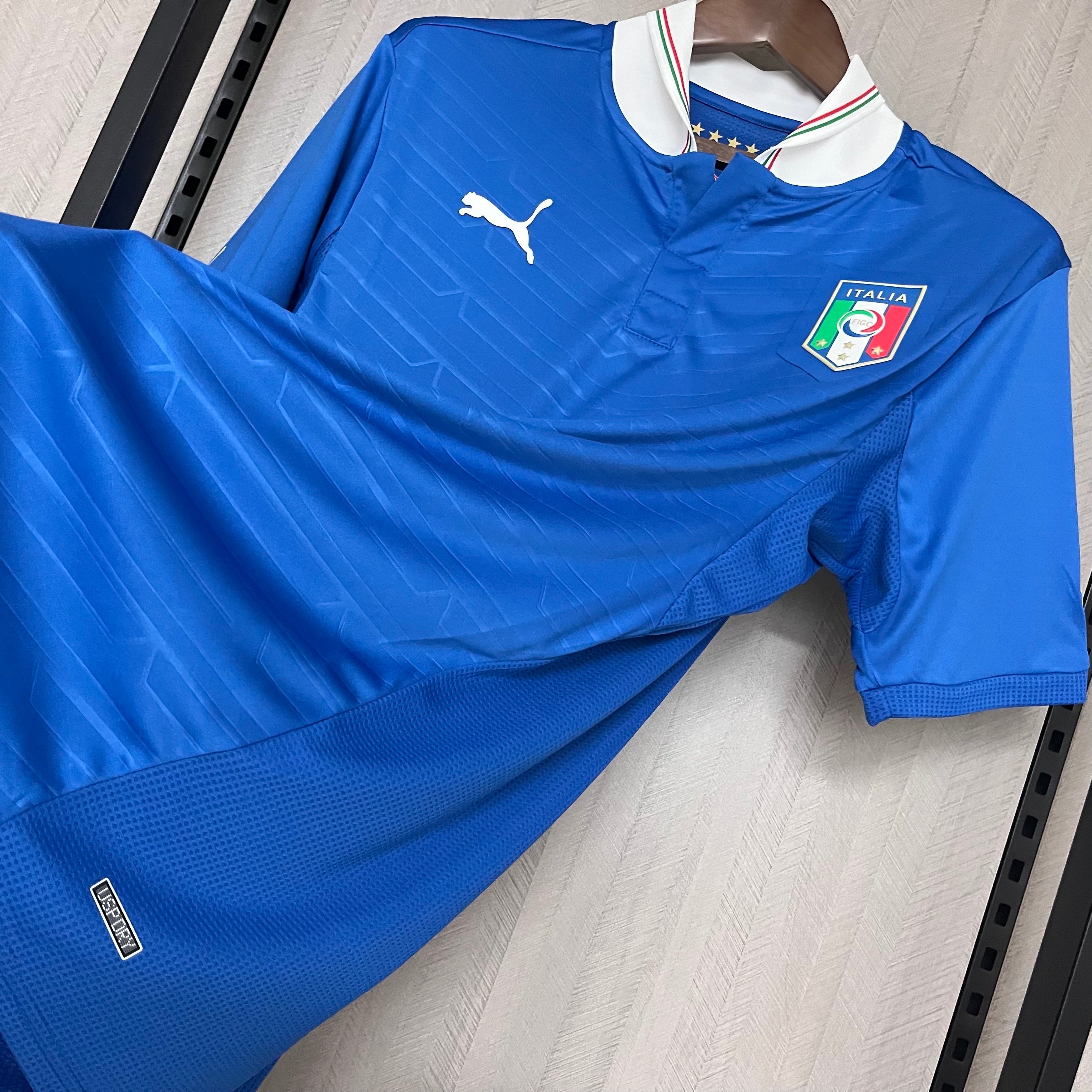 Retro Italian 2012 Home