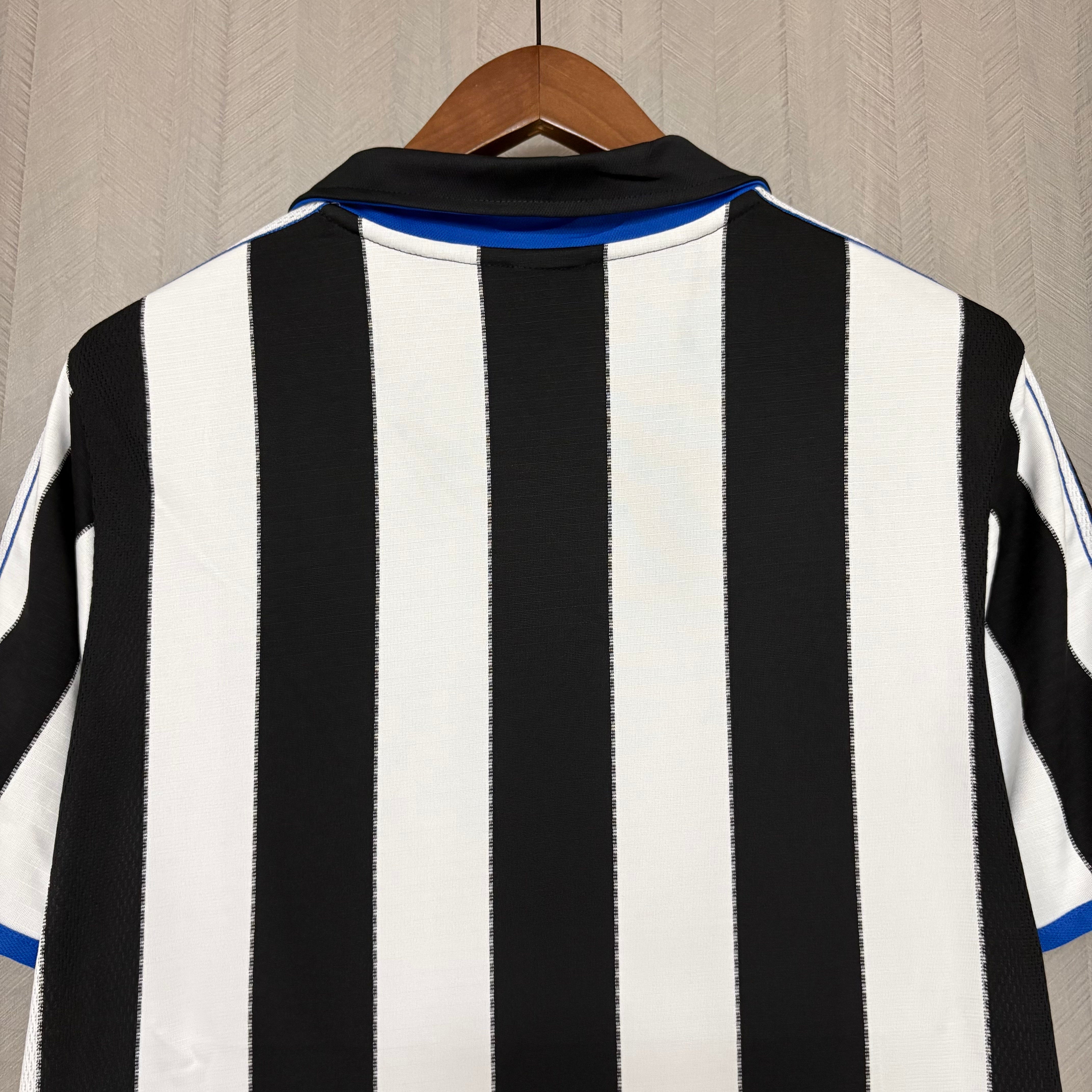 Retro Newcastle 2000/01 Home Jersey