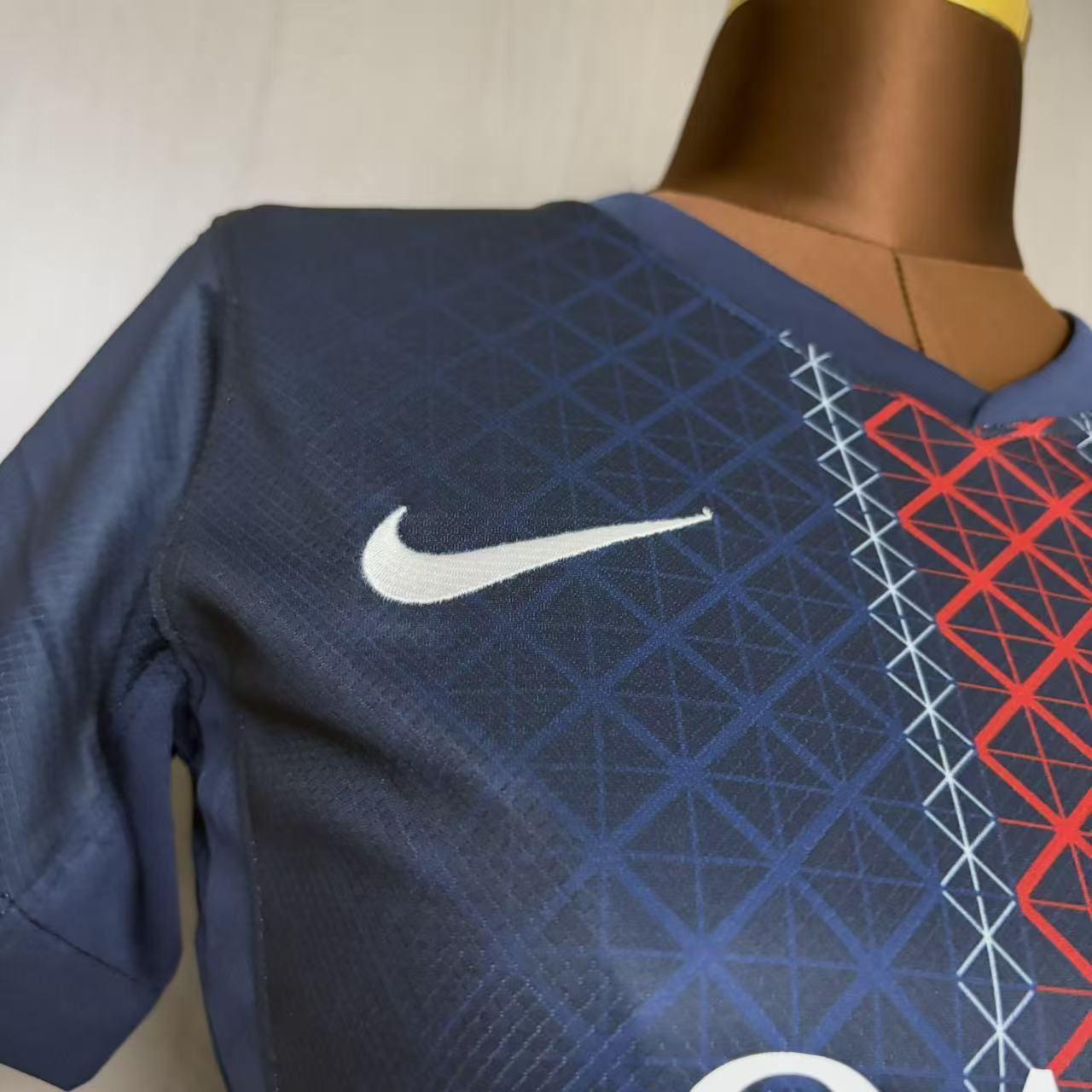 Women's 2025/26 PSG Home Jersey