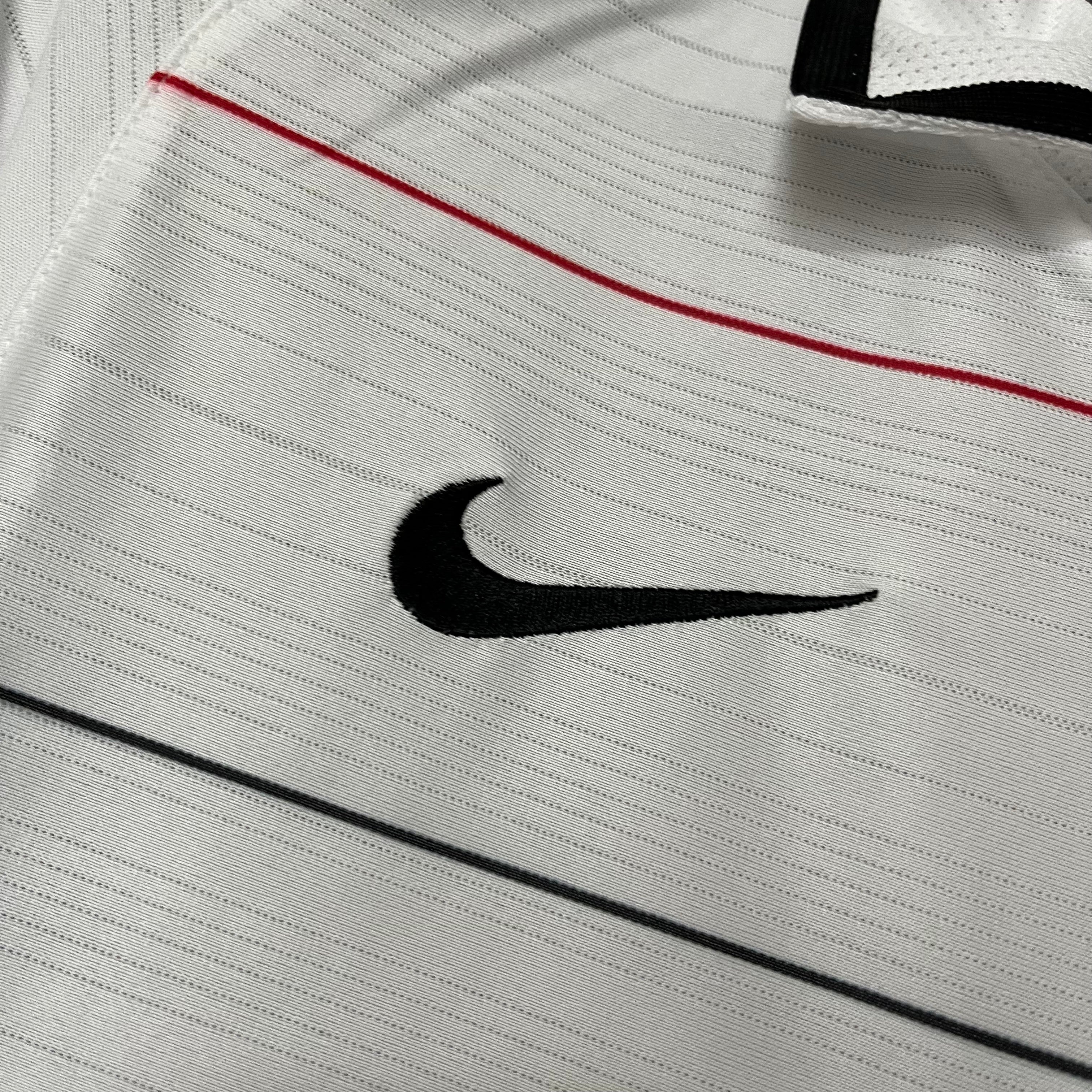 Retro M-U2004/06 away jersey