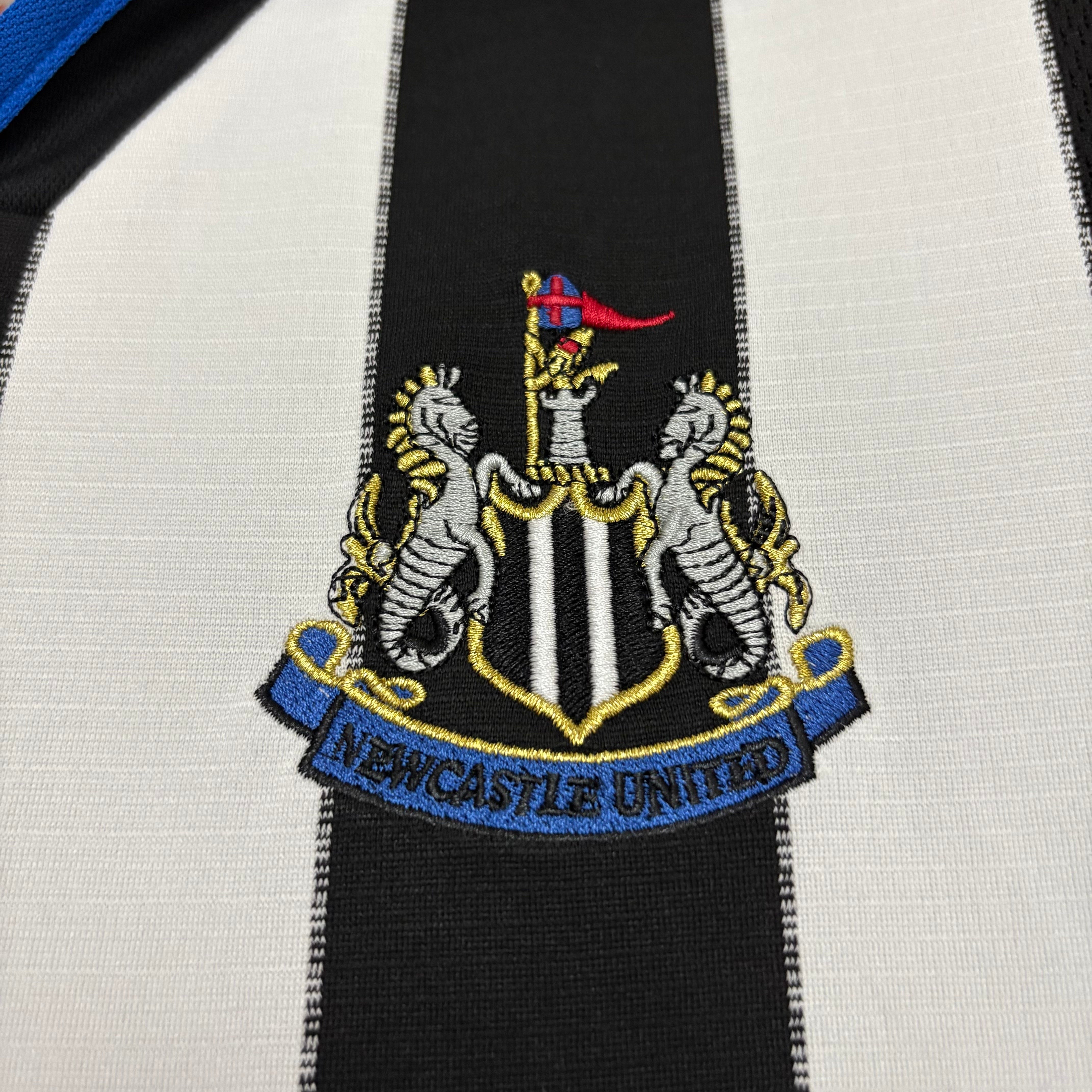 Retro Newcastle 2000/01 Home Jersey