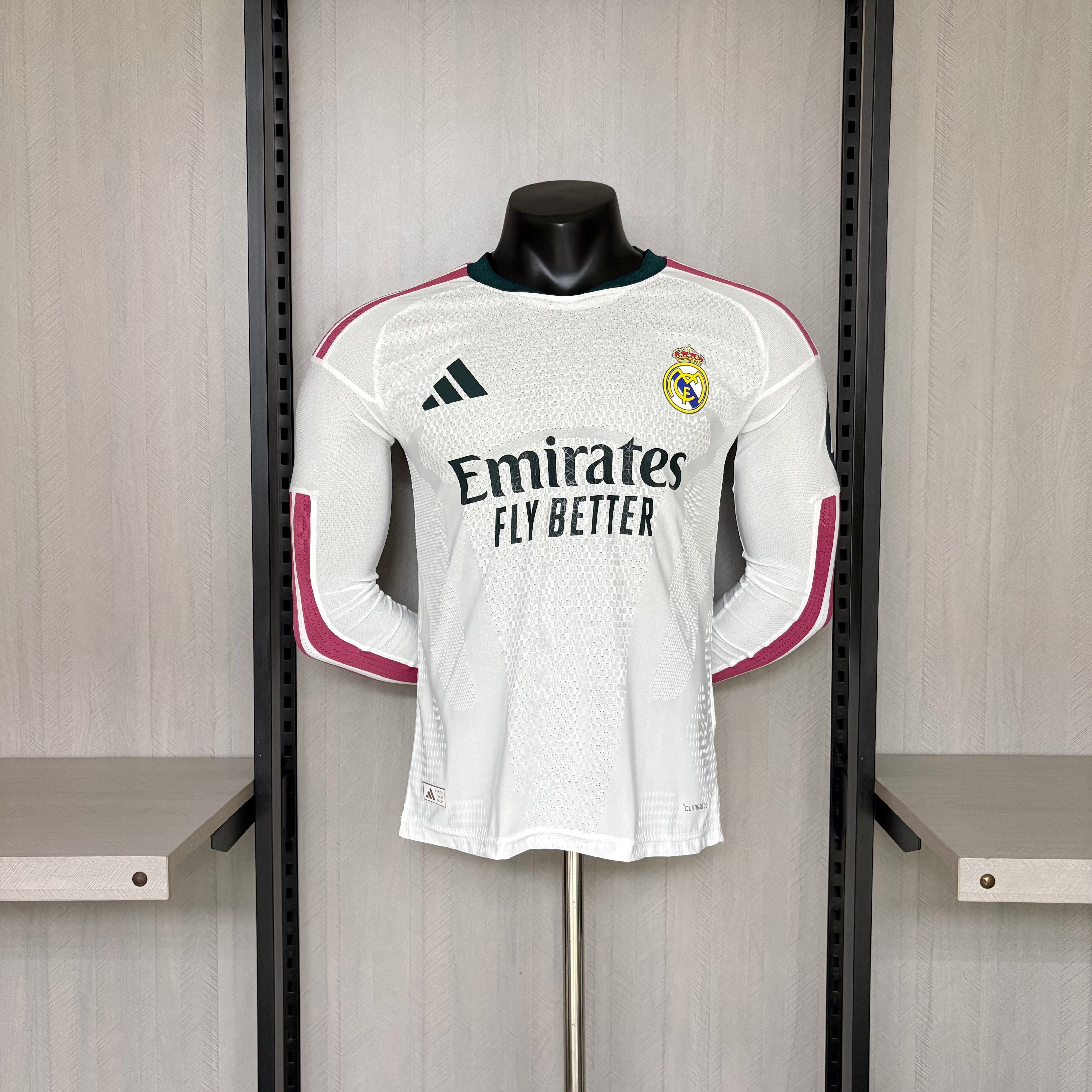 Player version long-sleeved 2026/27 Real Madrid home jersey