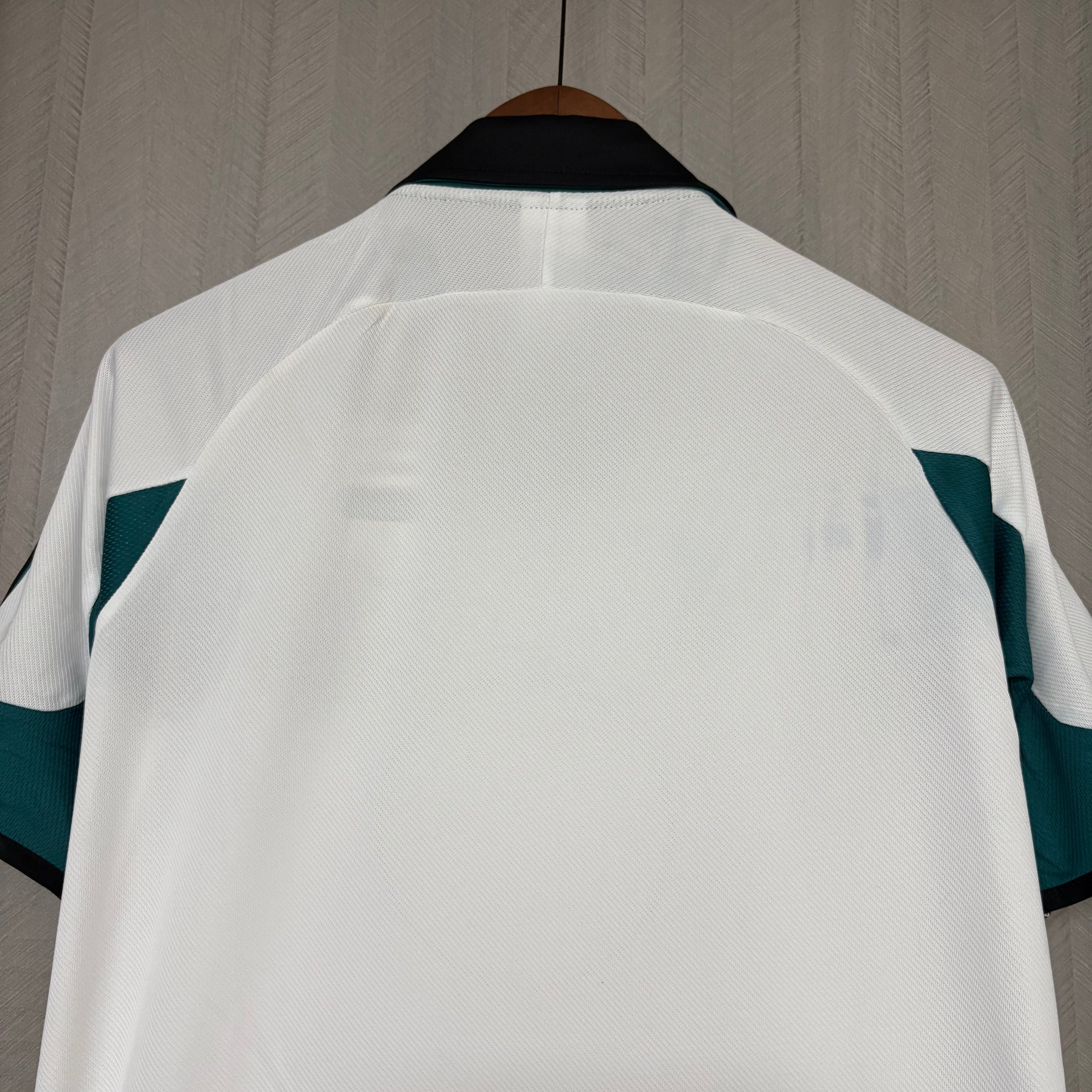 Retro Newcastle 1999/00 Away Jersey