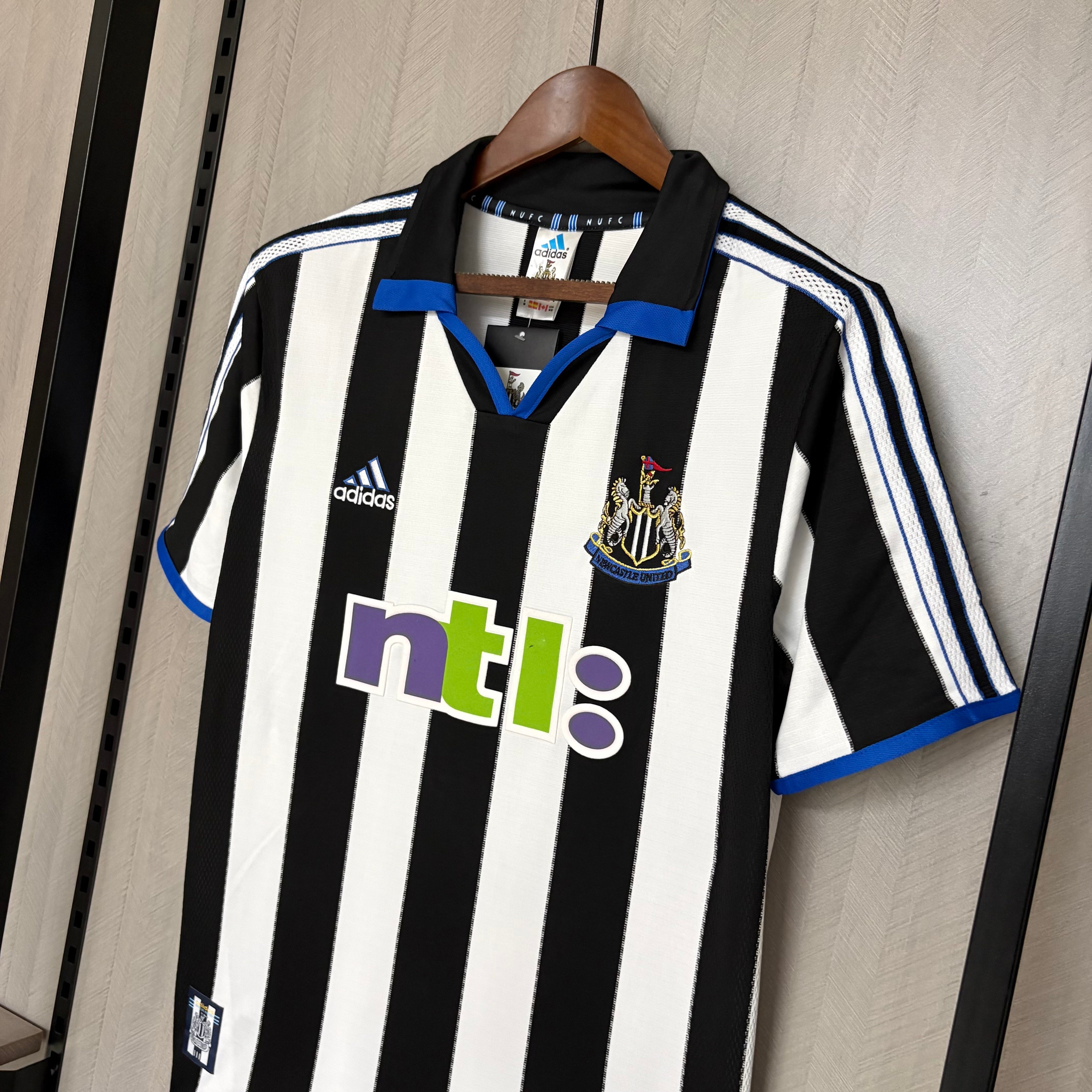 Retro Newcastle 2000/01 Home Jersey