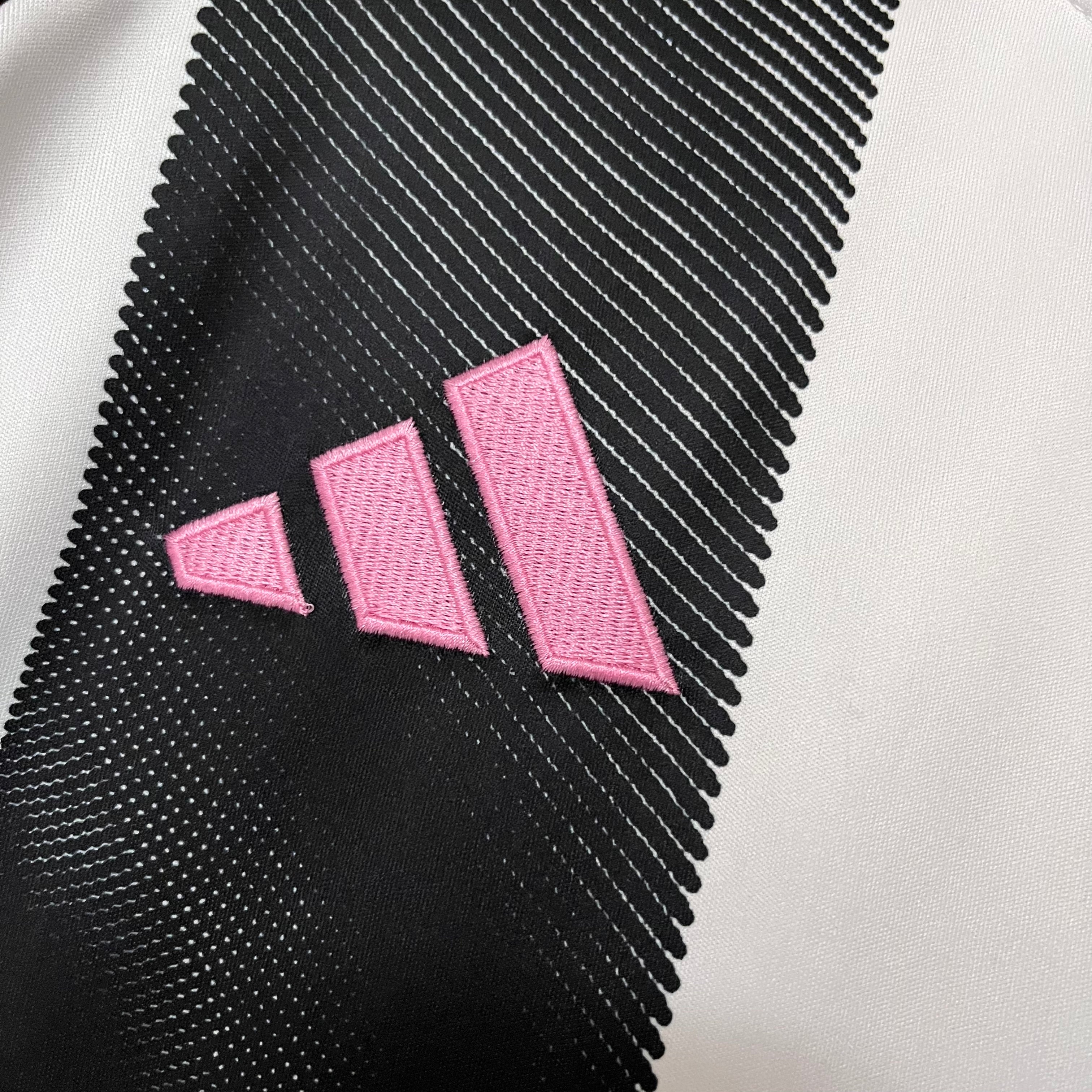 25/26 Juventus Home Jersey