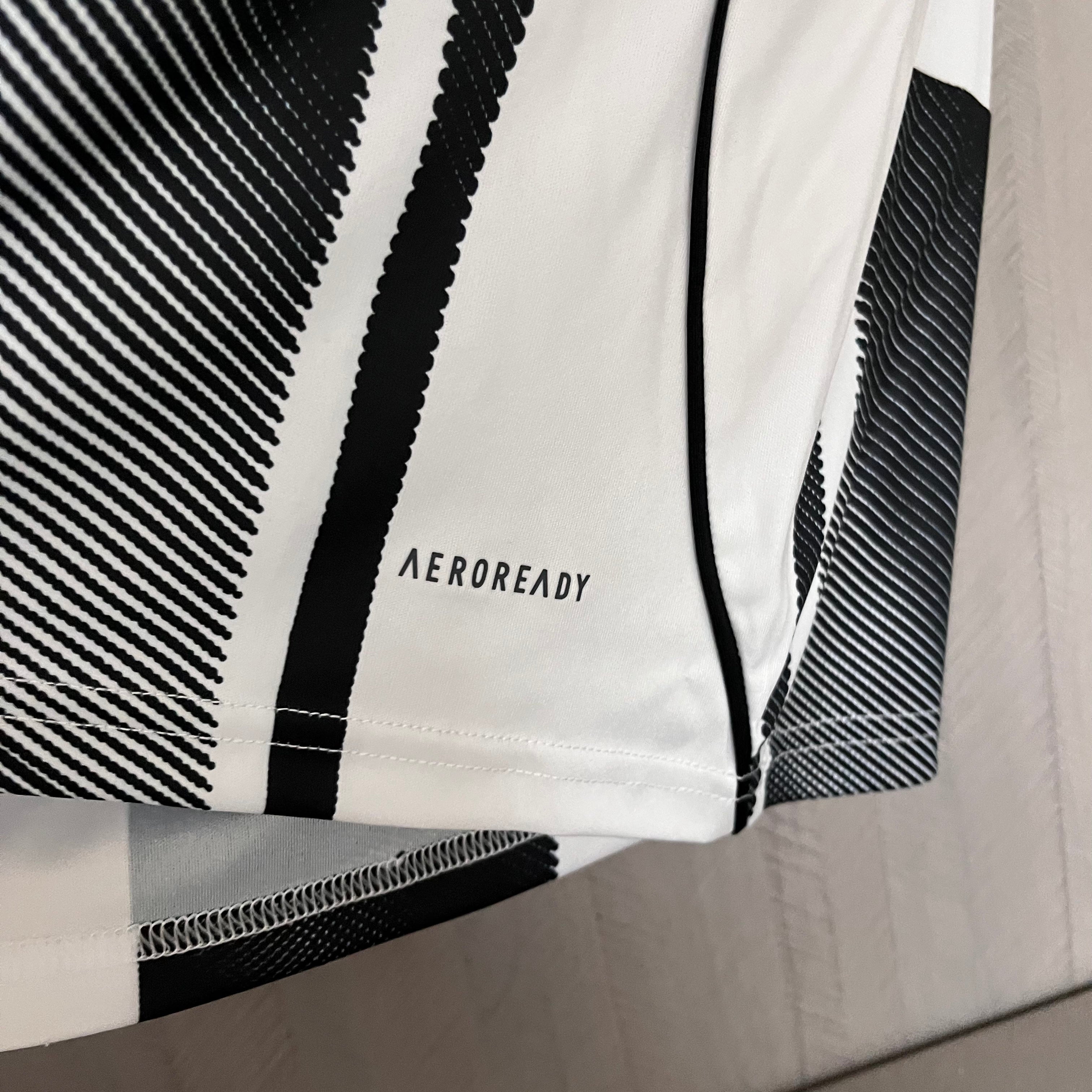 25/26 Juventus Home Jersey