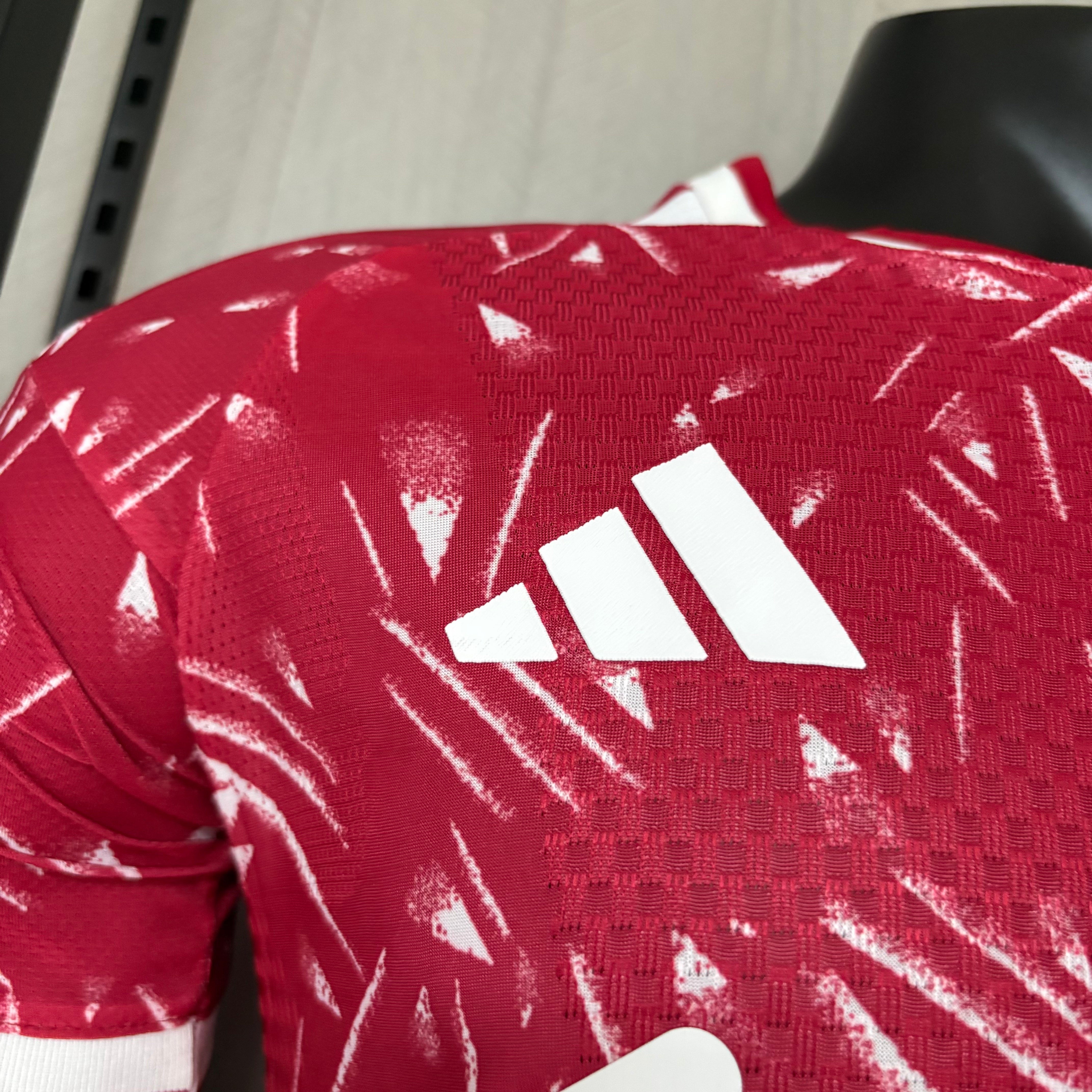 Player version 2026/27 Liverpool home jersey