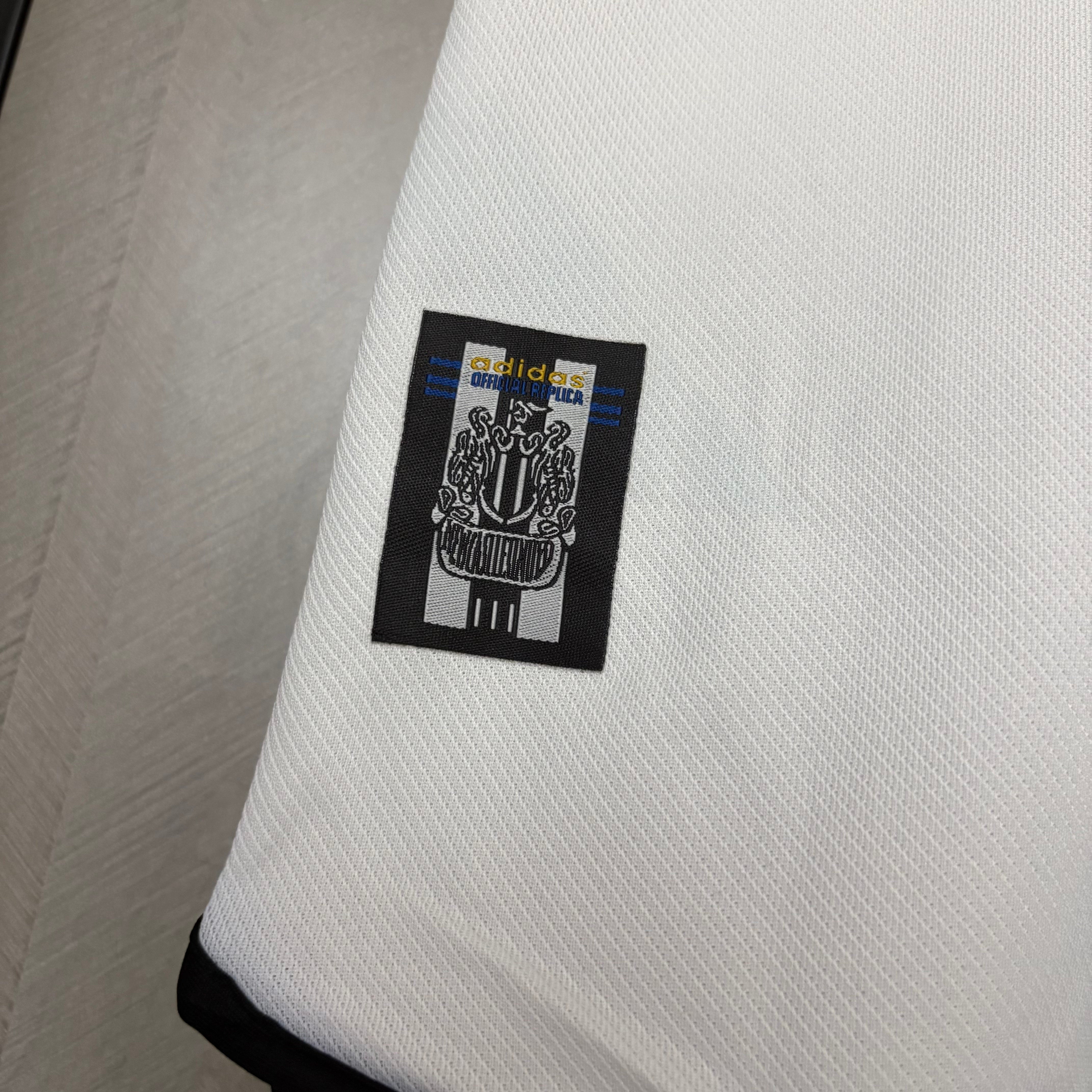 Retro Newcastle 1999/00 Away Jersey