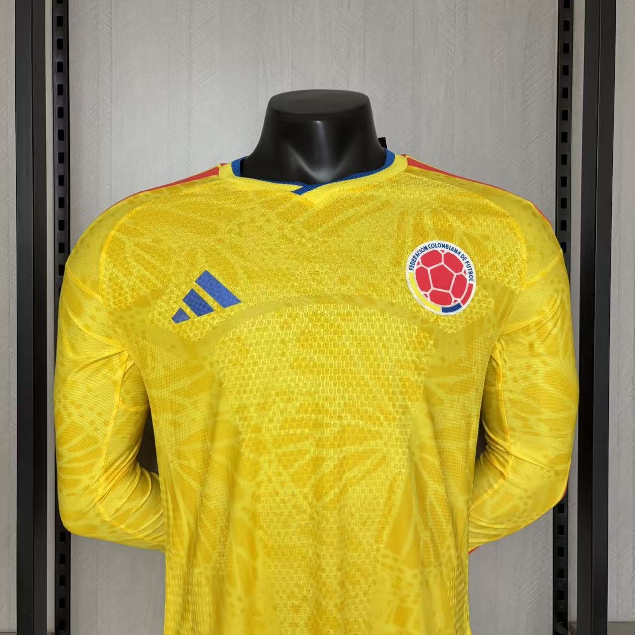 Player version long-sleeved 2026 Colombia home jersey