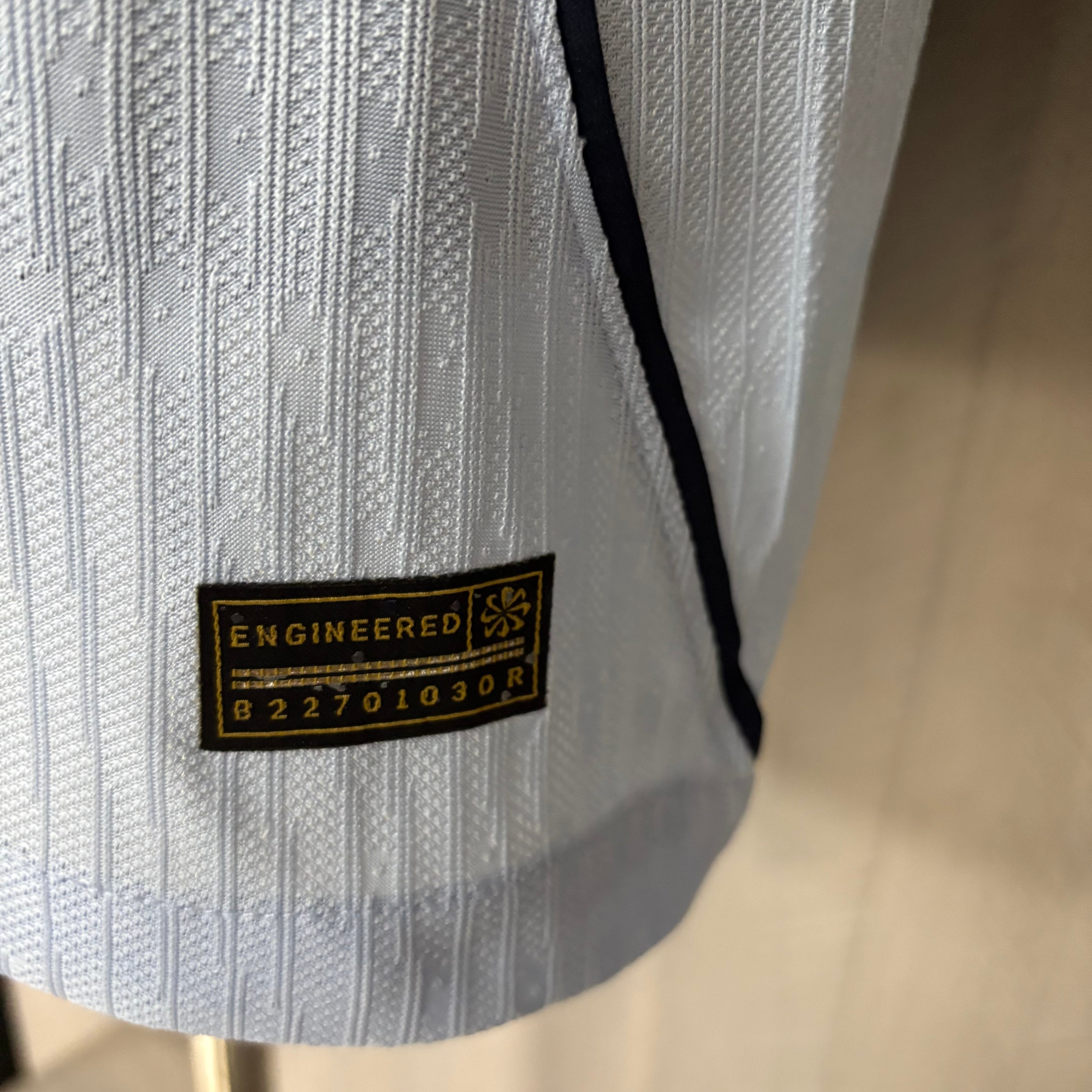 Player version long-sleeved 2026 Uruguay home jersey