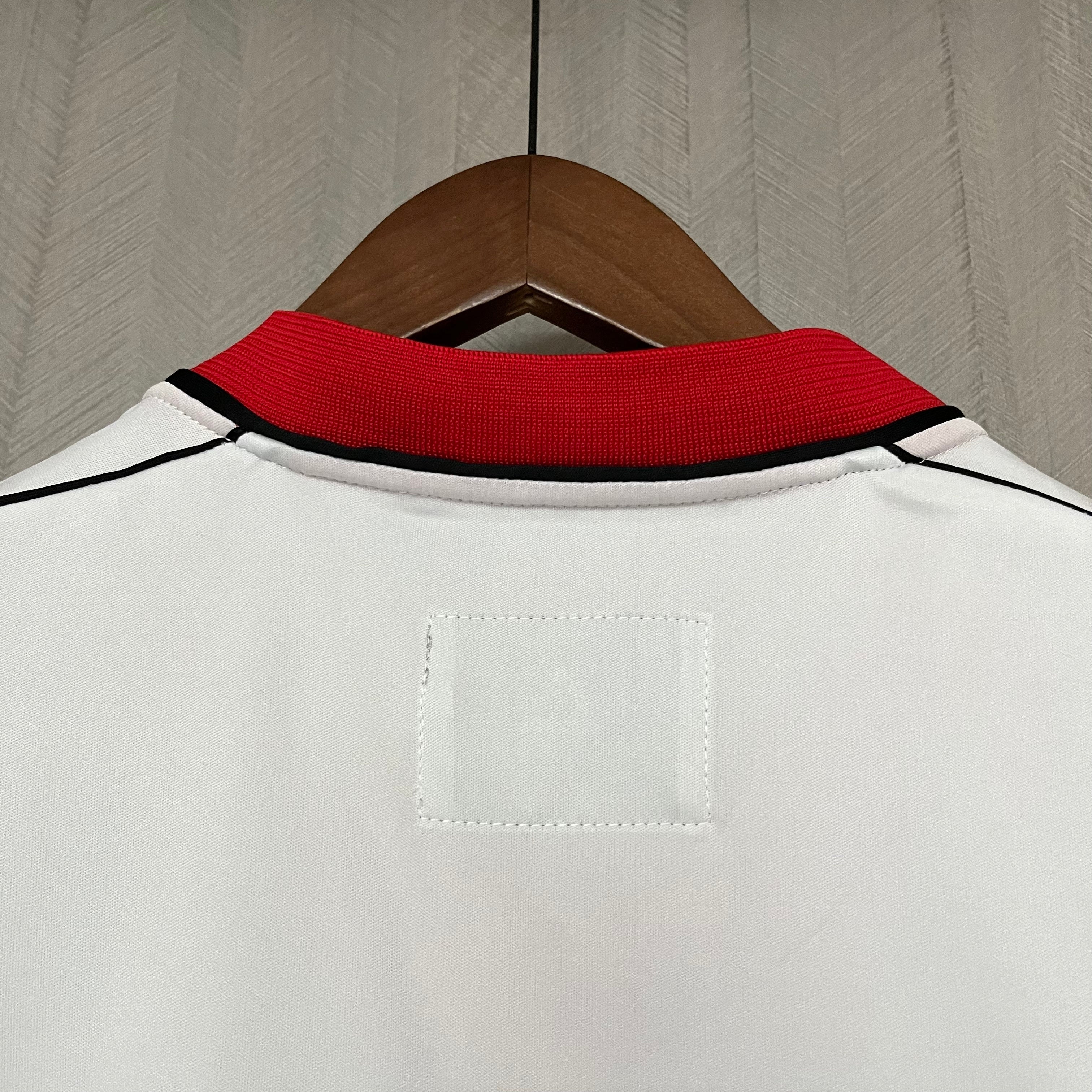 Retro Manchester City 2002/03 away jersey