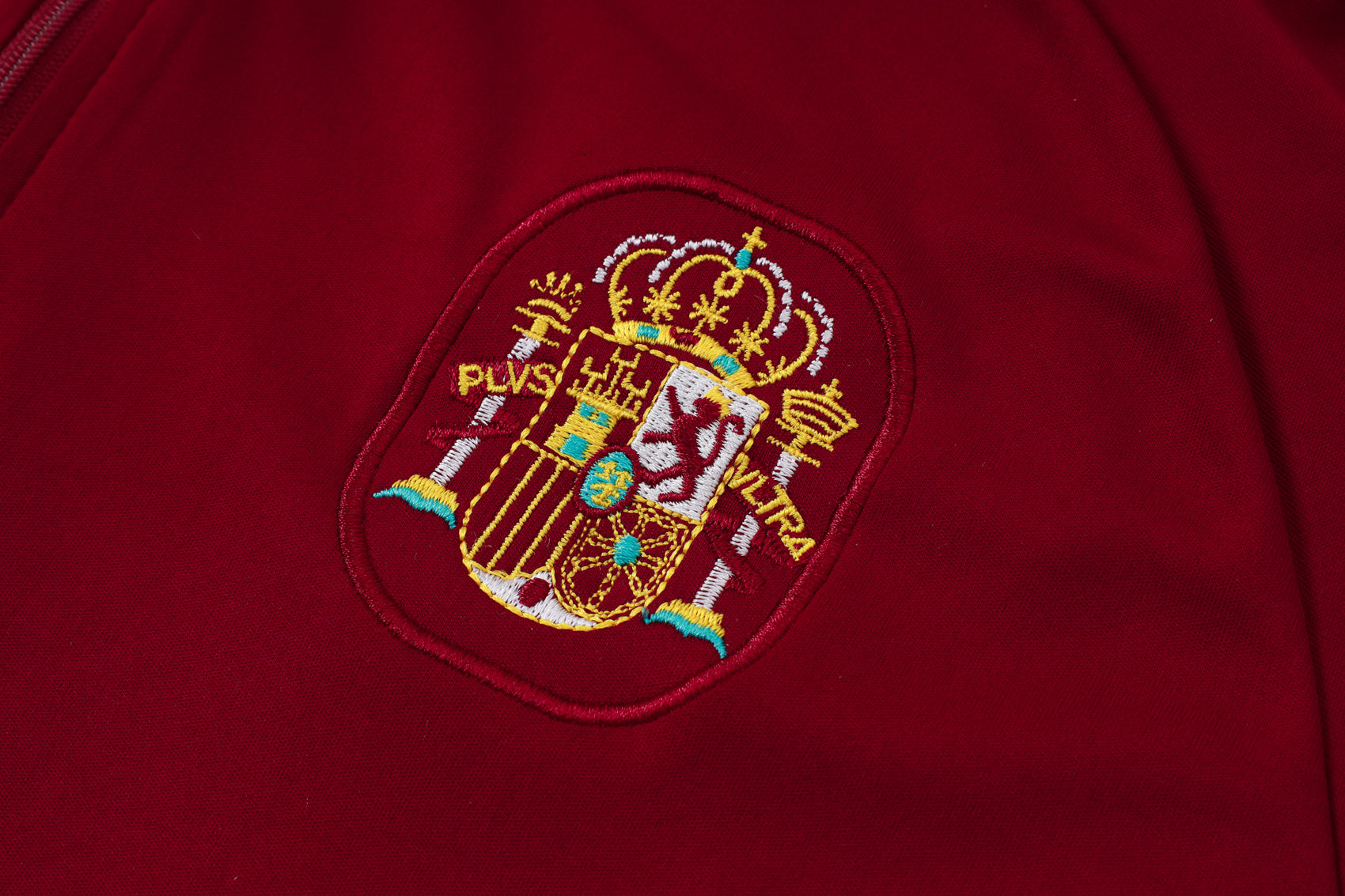 Tracksuit in medium-aged Spanish burgundy Spain