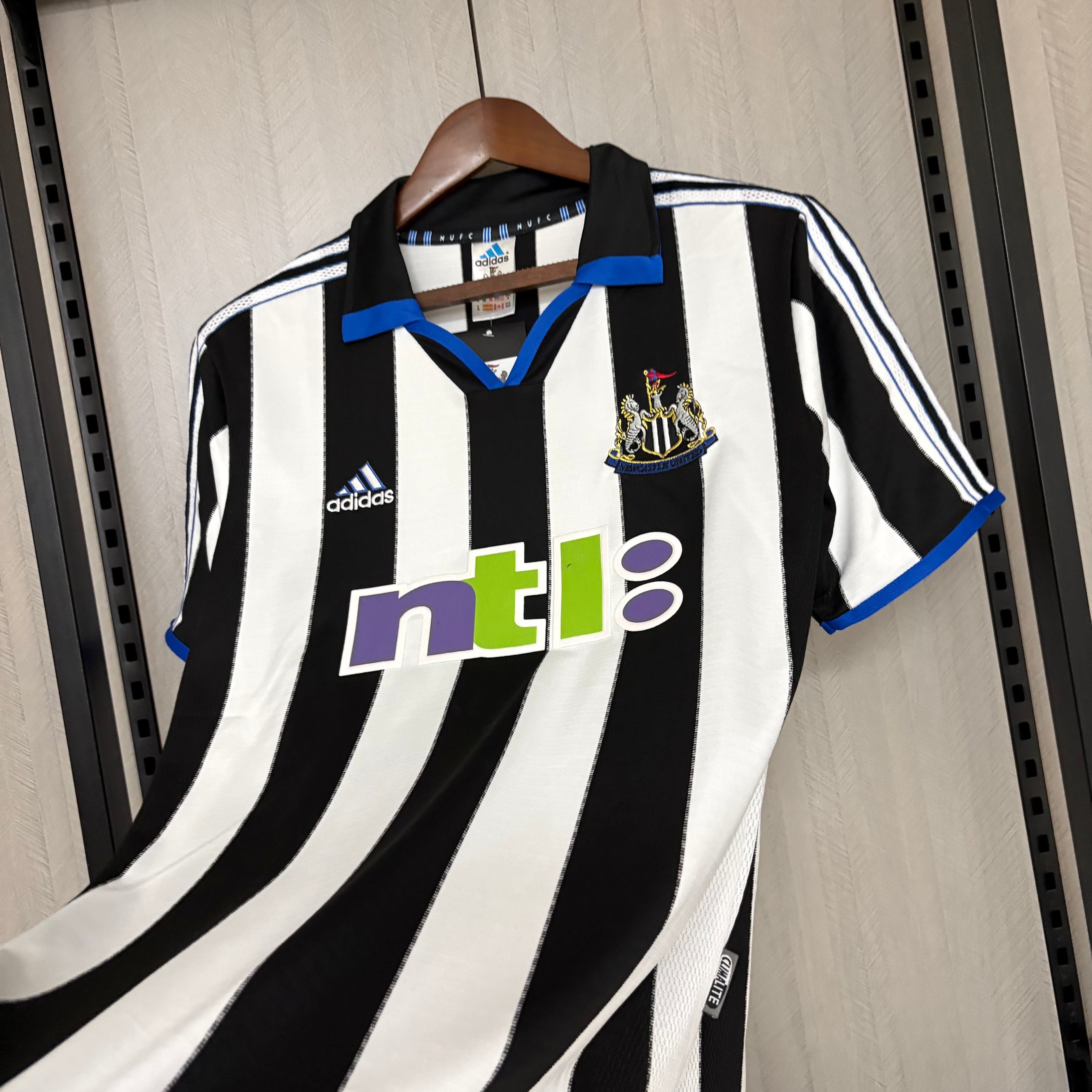 Retro Newcastle 2000/01 Home Jersey